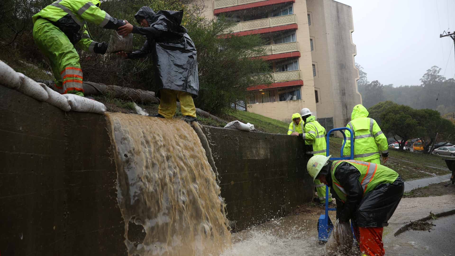 Image for the title: Bomb cyclone slams rain-starved US west, bringing floods 