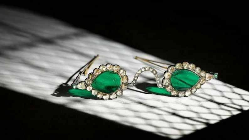 Image for the title: Mughal-era glasses could fetch $3.5m at auction 