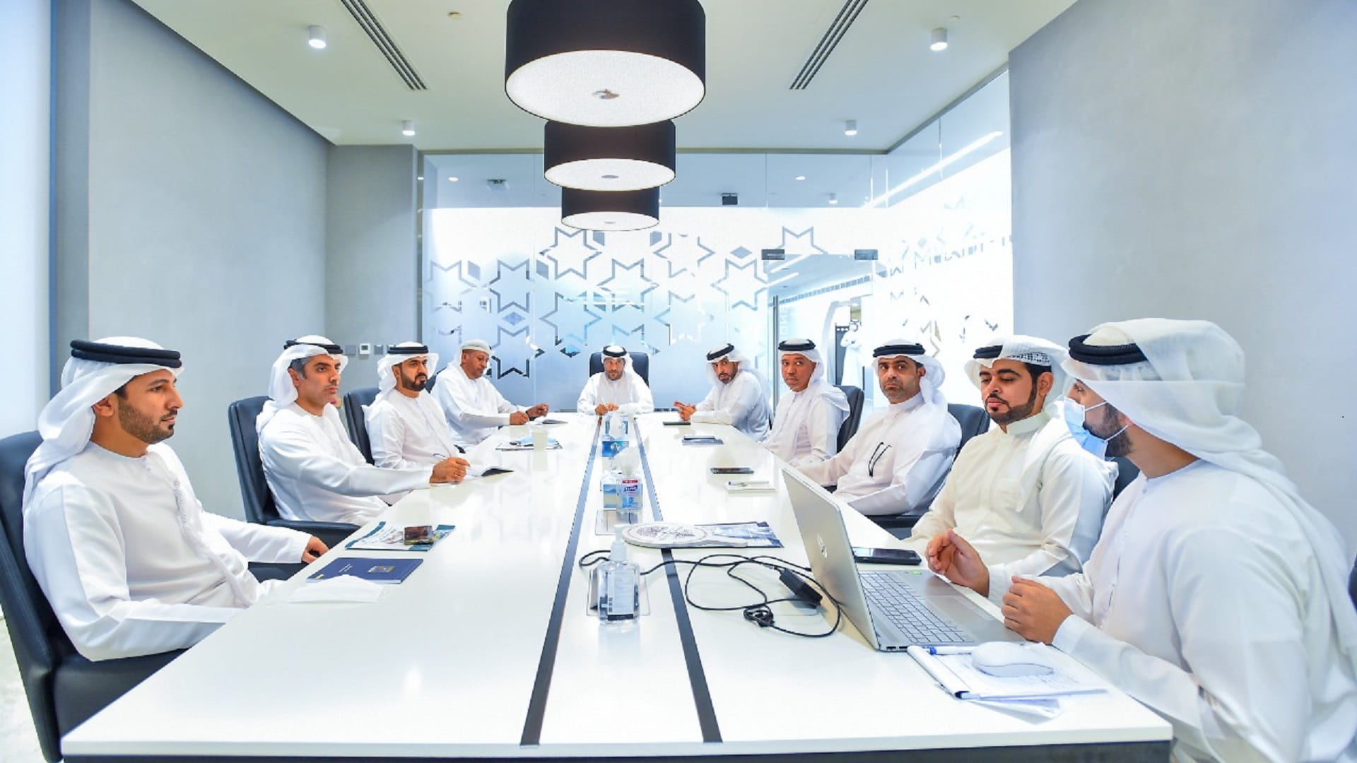 صورة بعنوان: شرطة الشارقة تكرّم متميزين في إكسبو 2020 لإسهامهما بتطوير الأداء  