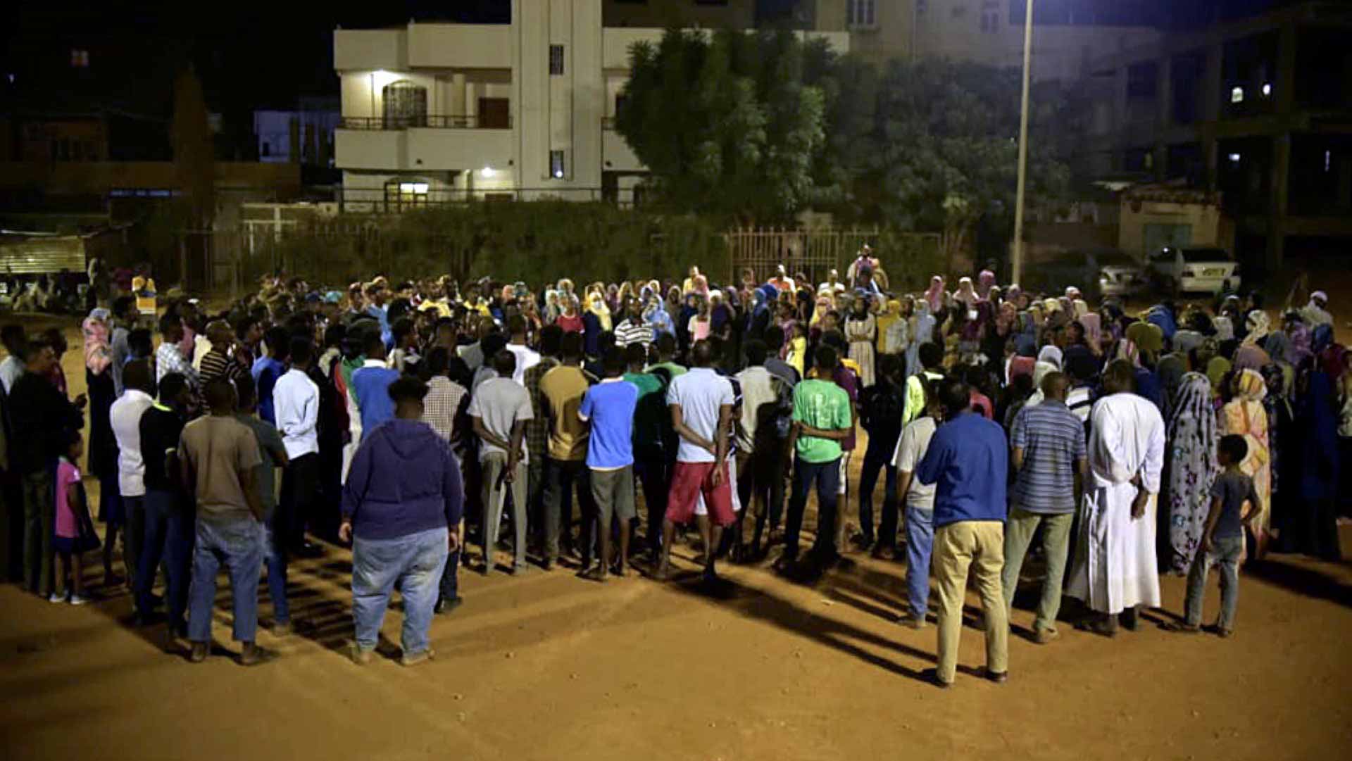 Image for the title: Opposition to Sudan military coup grows 