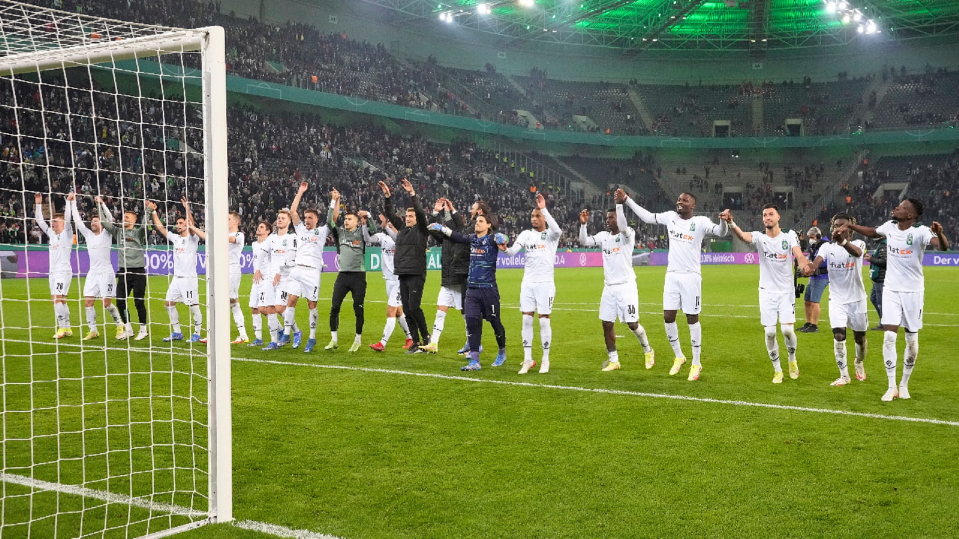 صورة بعنوان: مونشنجلادباخ يقسو على بايرن ميونخ ويقصيه من من كأس ألمانيا 