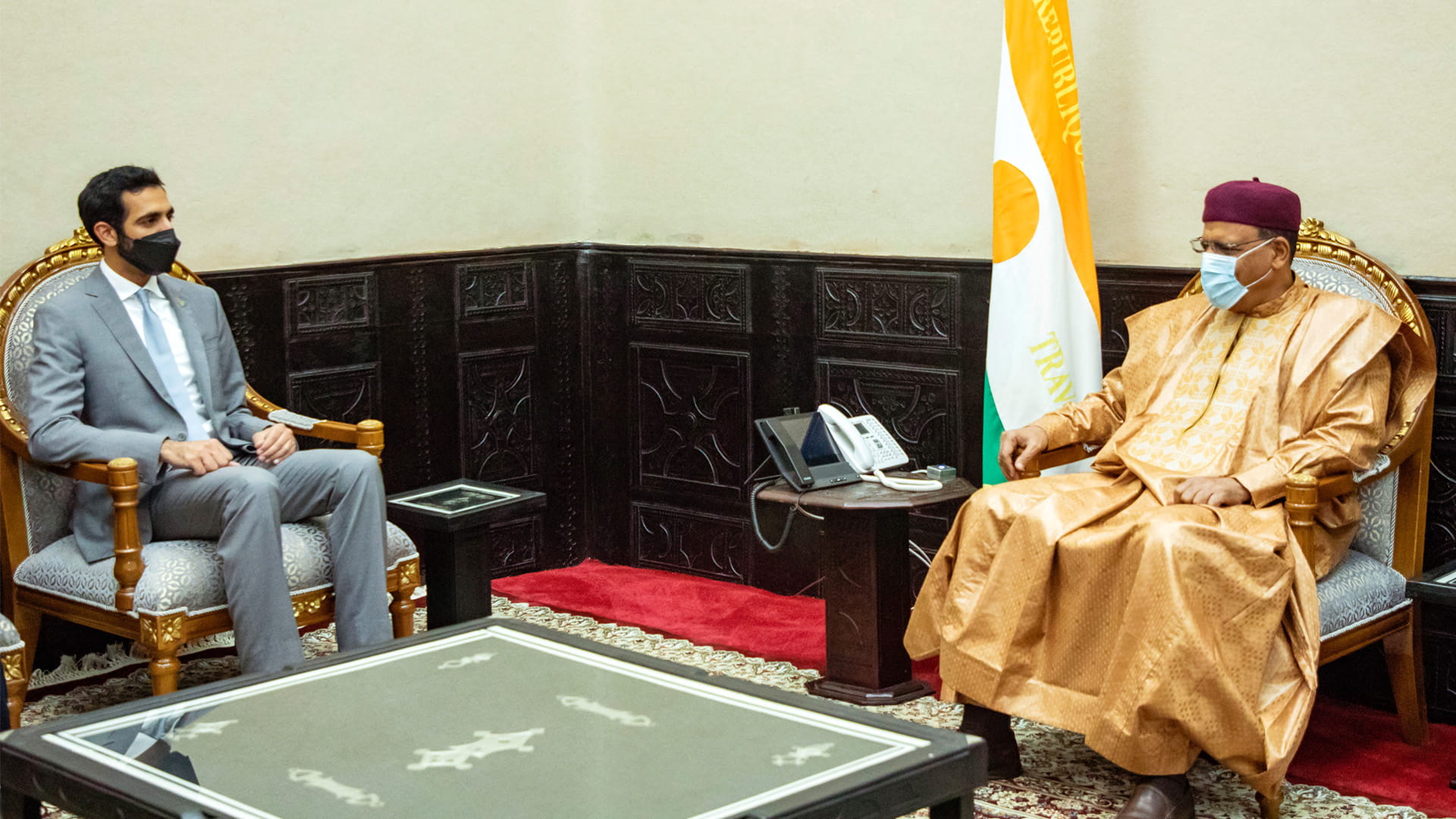 صورة بعنوان: شخبوط بن نهيان آل نهيان ورئيس النيجر يبحثان تطوير العلاقات 