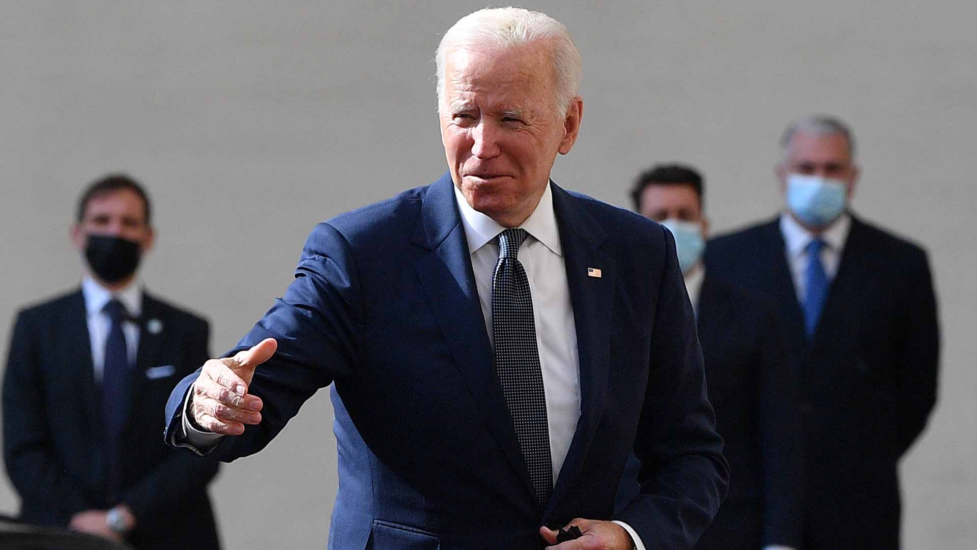 Image for the title: Biden offers France mea culpa in Europe trip 