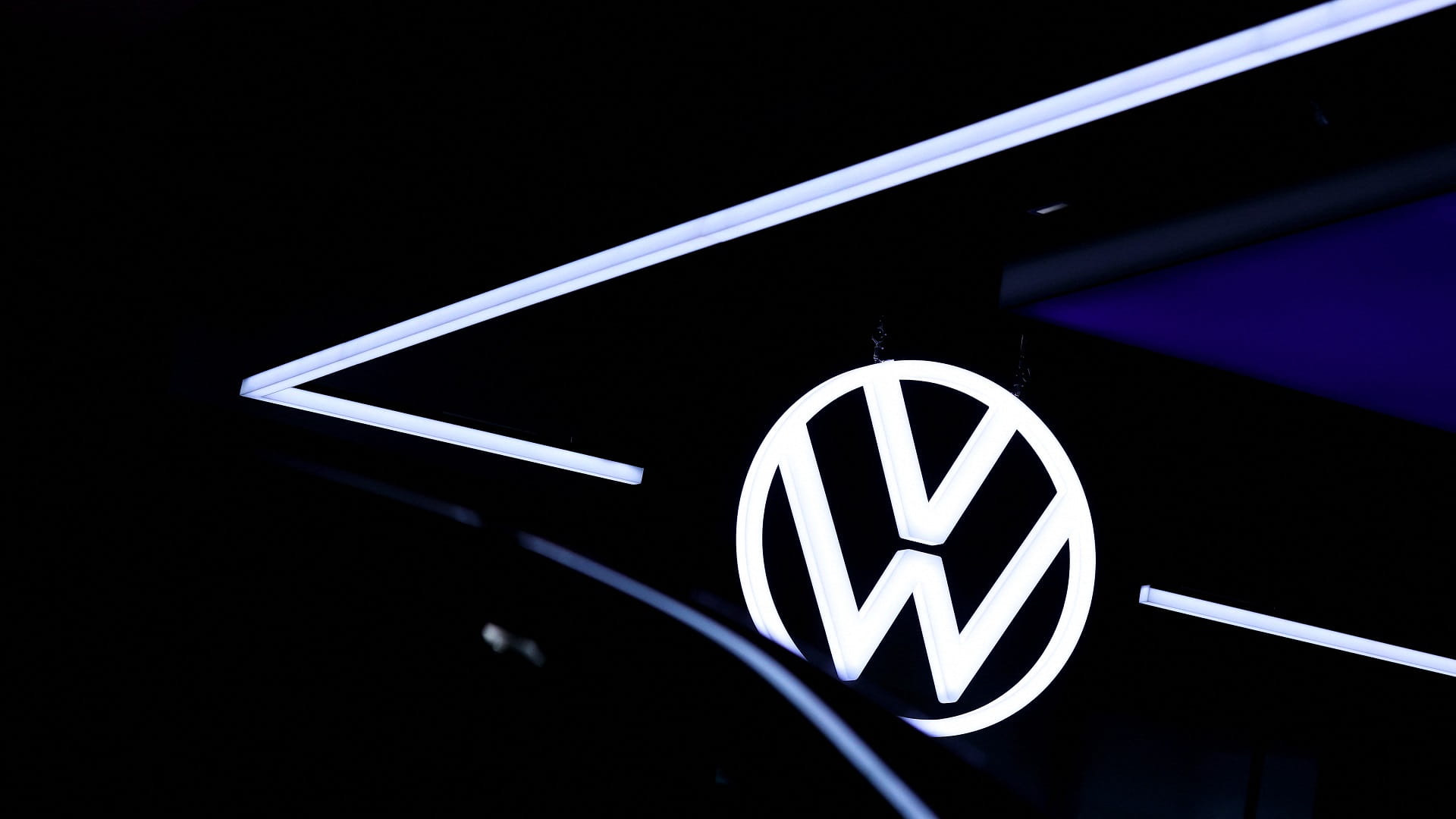 Image for the title: Volkswagen's Skoda to resume production after two-week outage 