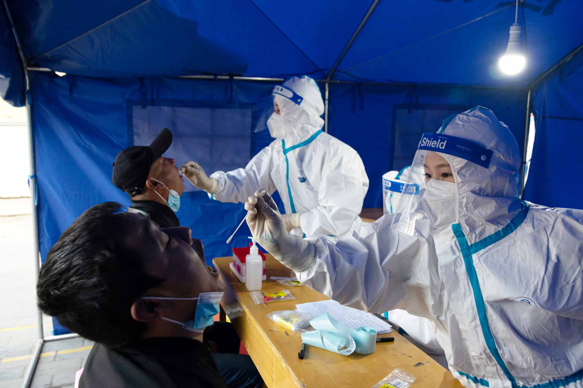 Image for the title: Worldwide coronavirus cases cross 246.45 million 