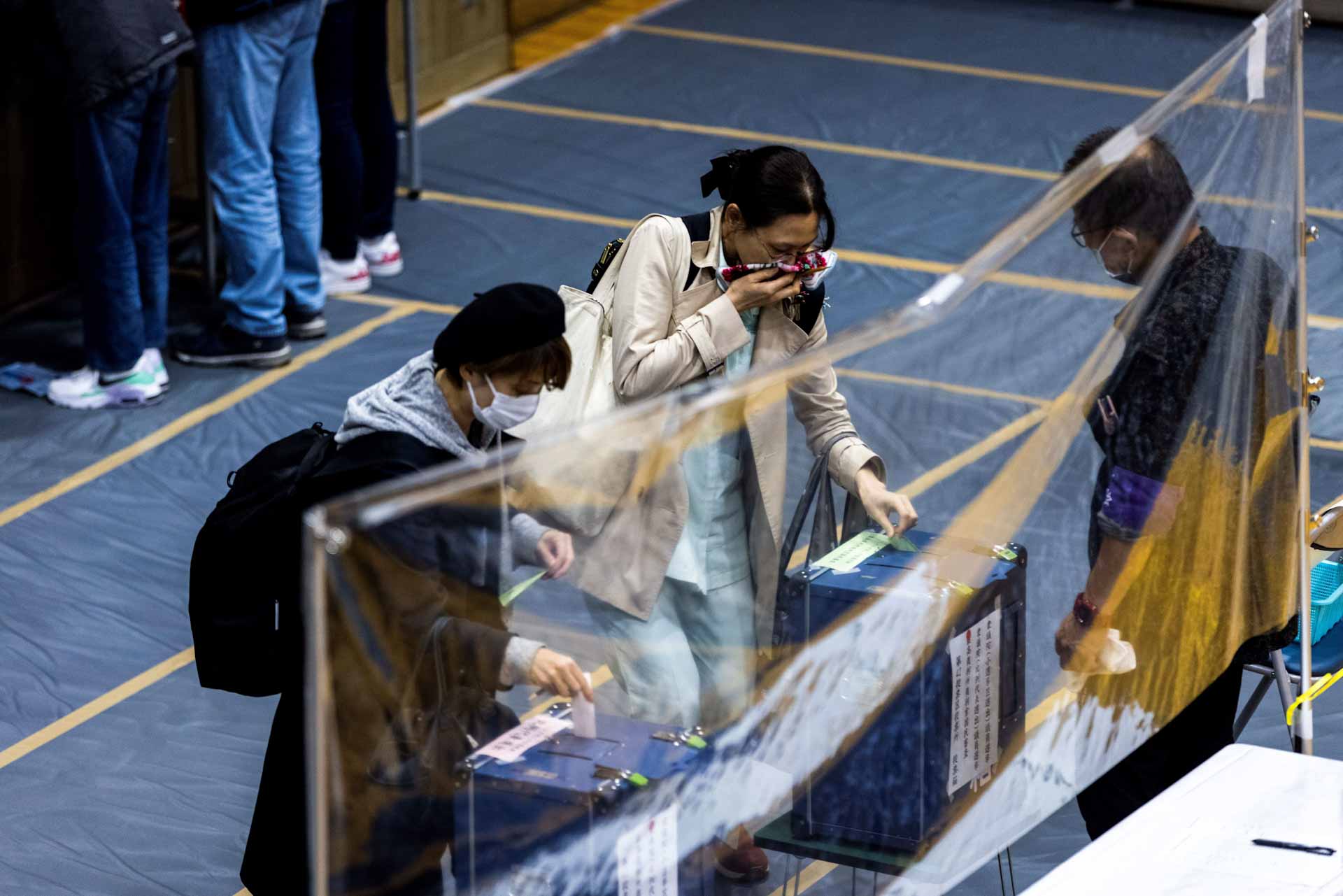 Image for the title: Japan votes as ruling party seeks fresh start 