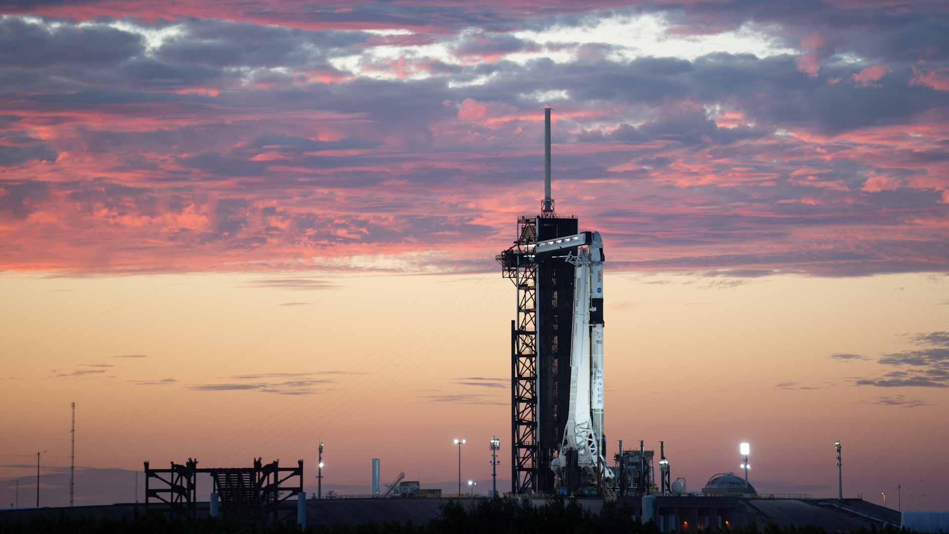 Image for the title: NASA, SpaceX delay ISS mission due to bad weather 