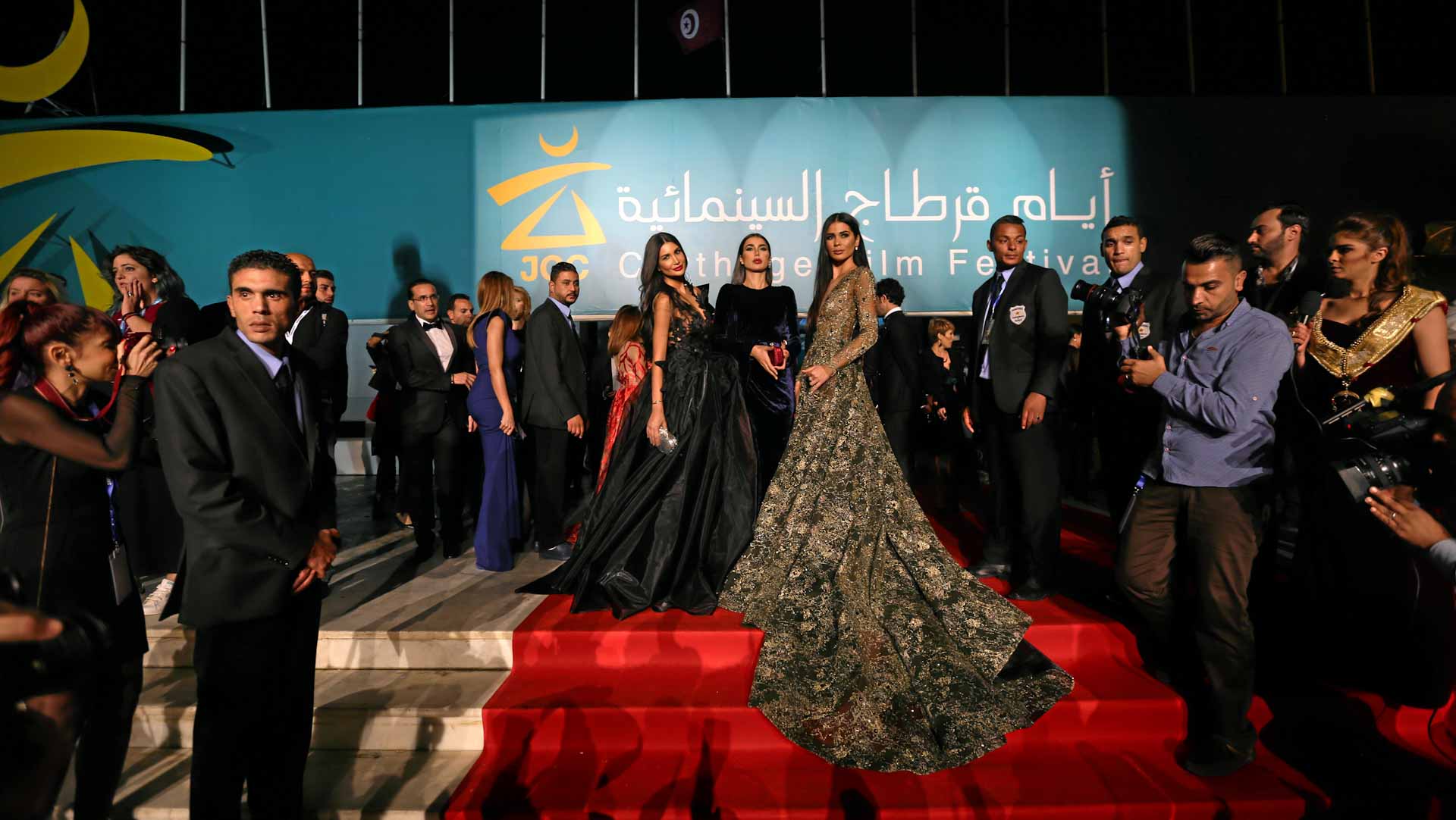 صورة بعنوان: بحضور نجوم الفن...فيلم"روابط مقدسة" يفتتح أيام قرطاج السينمائية 