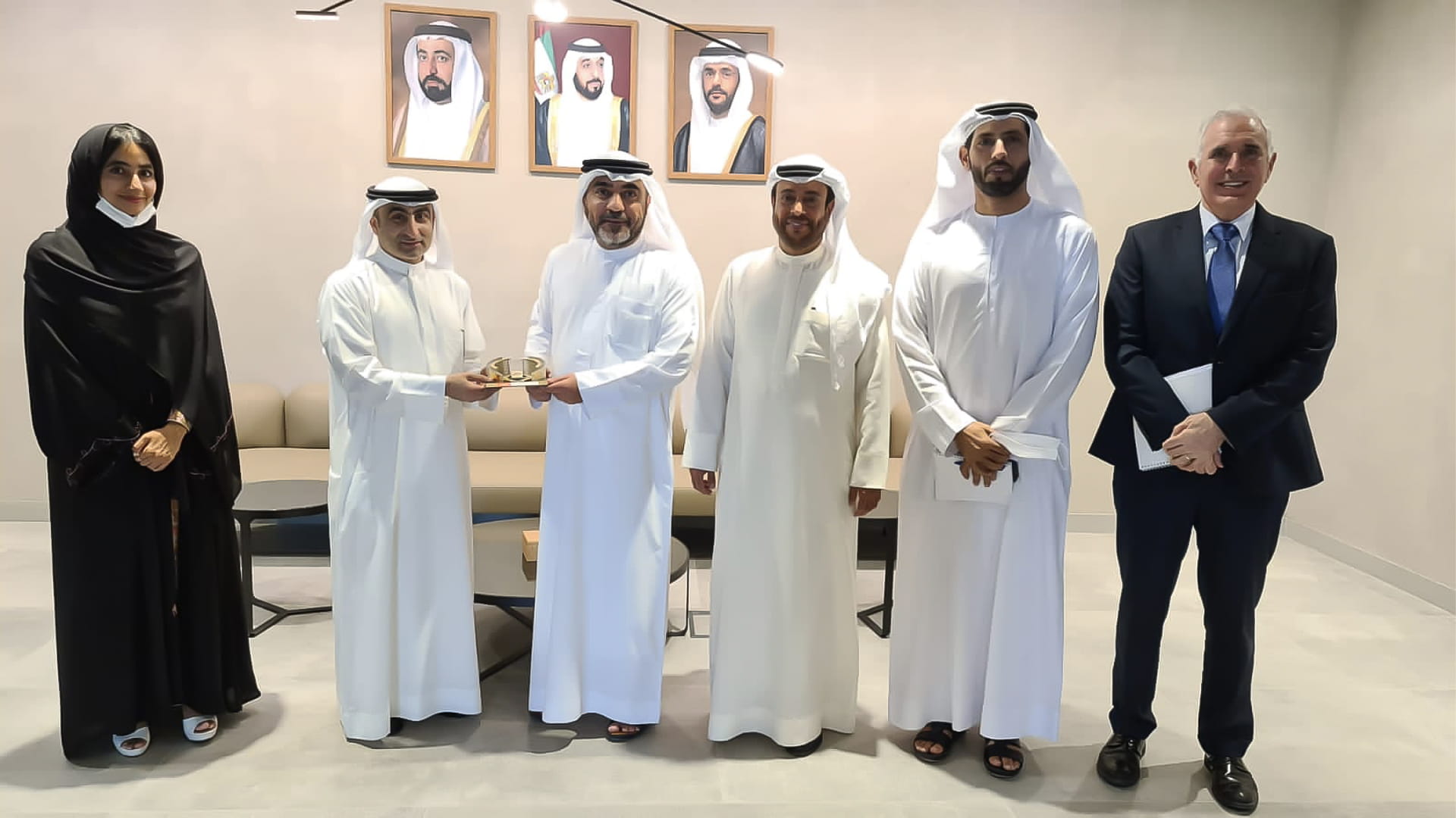 صورة بعنوان: مجمع الشارقة للابتكار يبحث التعاون مع منتزه العلوم بجامعة الإمارات 
