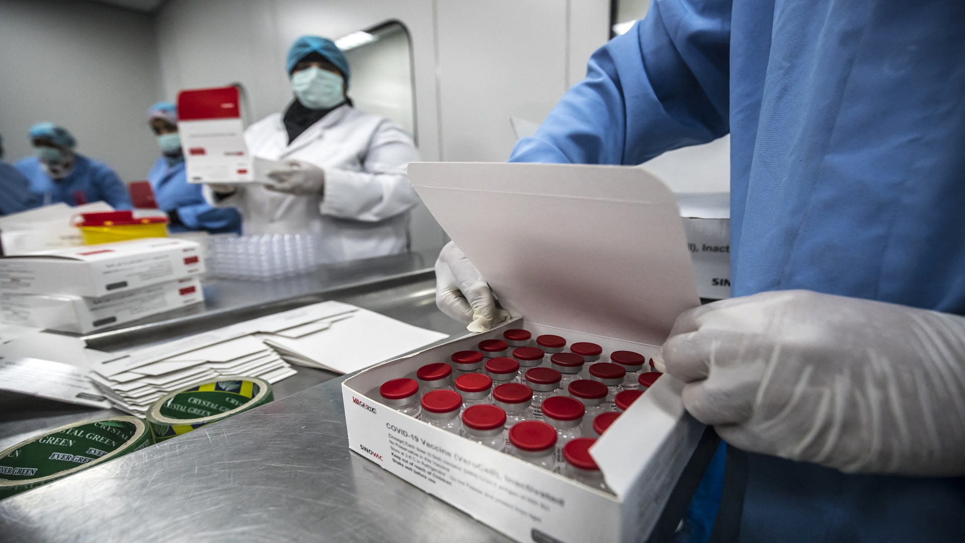 Image for the title: China reports 28 COVID-19 cases in 24 hours 