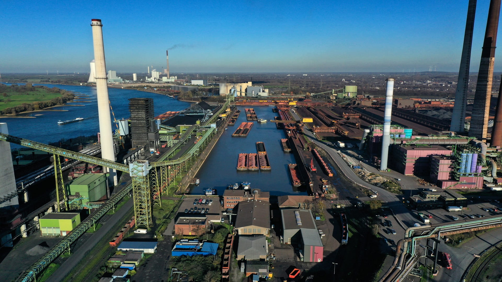 Image for the title: German industrial orders surge on robust foreign demand 