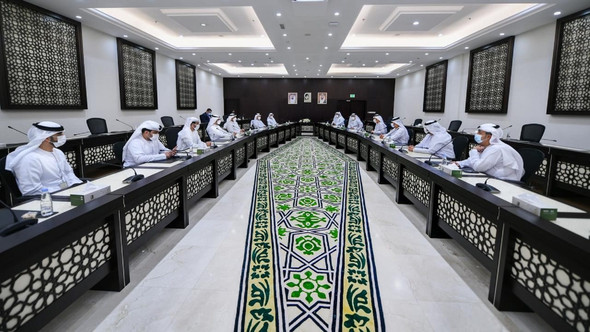 Image for the title: SM holds meeting with judges of rental dispute settlement cmtes. 