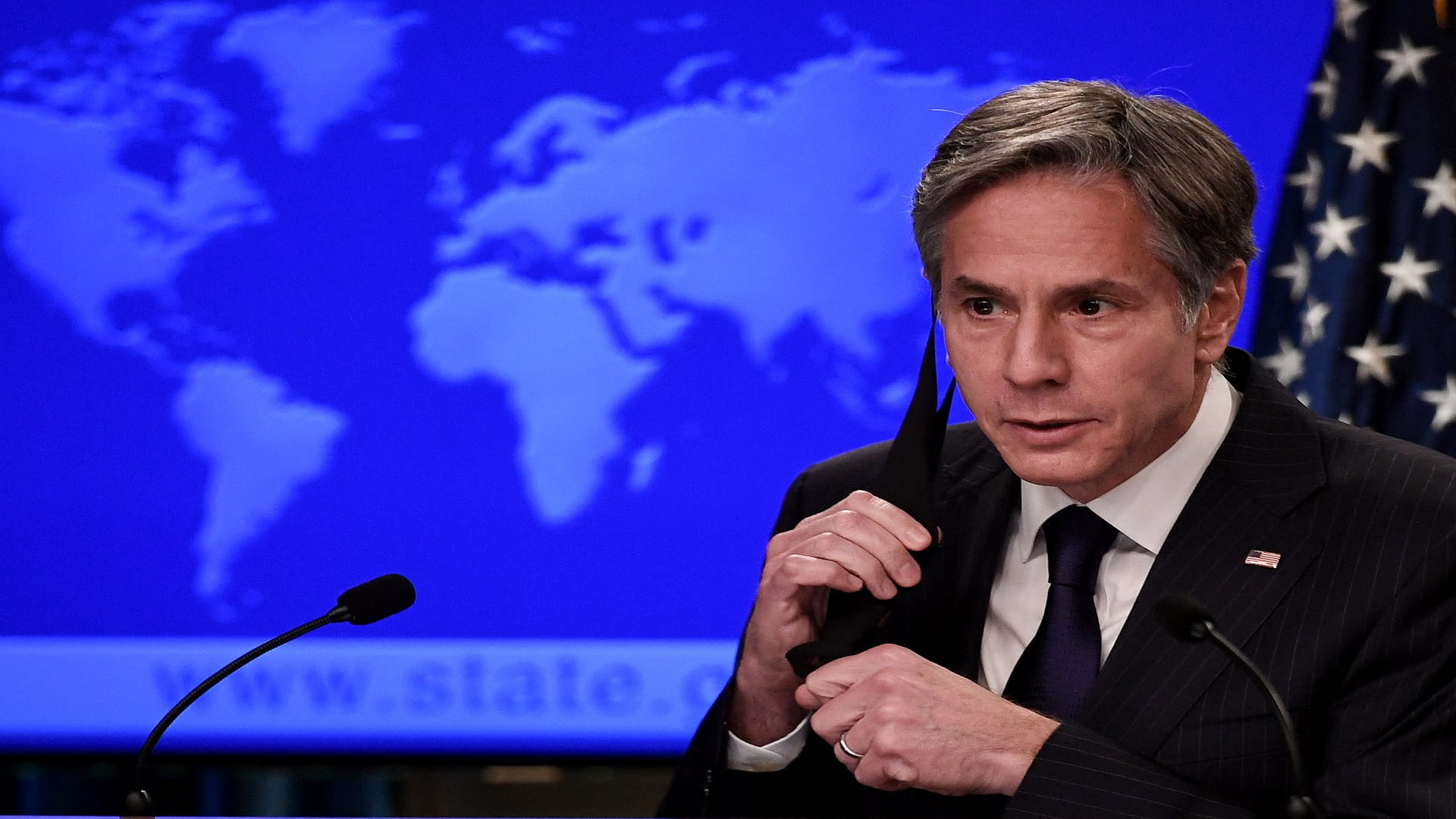 Image for the title: Blinken says U.S. working to enable Afghanistan charter flights 