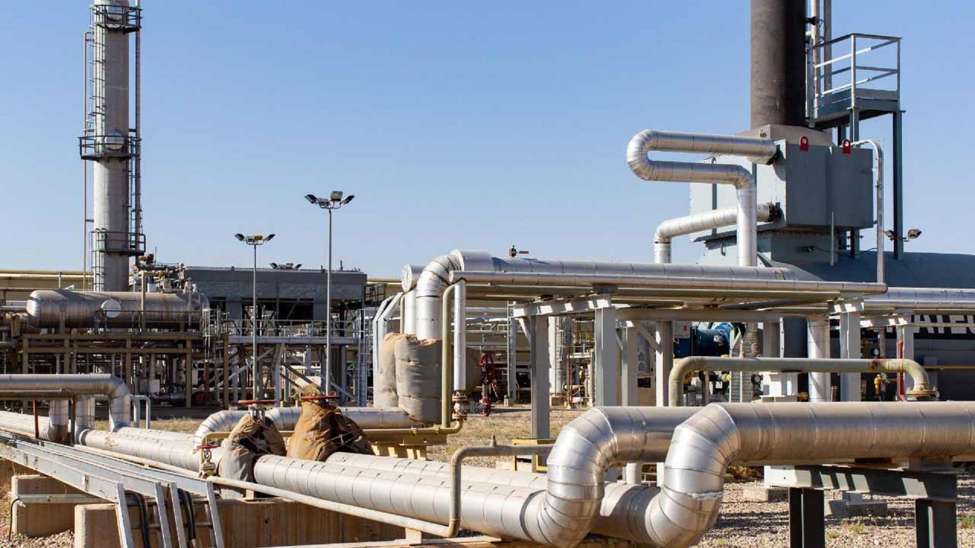 صورة بعنوان: دانة غاز ونفط الهلال توقعان اتفاقية تمويل بقيمة 917 مليون درهم 