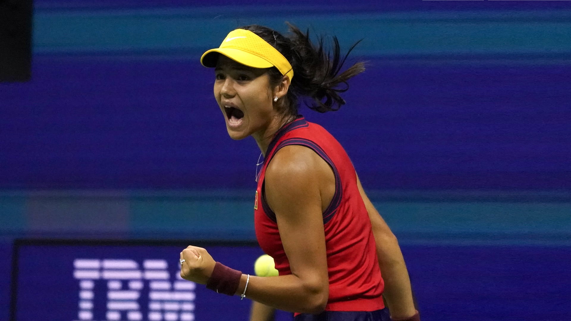 صورة بعنوان: البريطانية رادوكانو تتأهل للقاء فيرنانديز بنهائي أميركا للتنس 