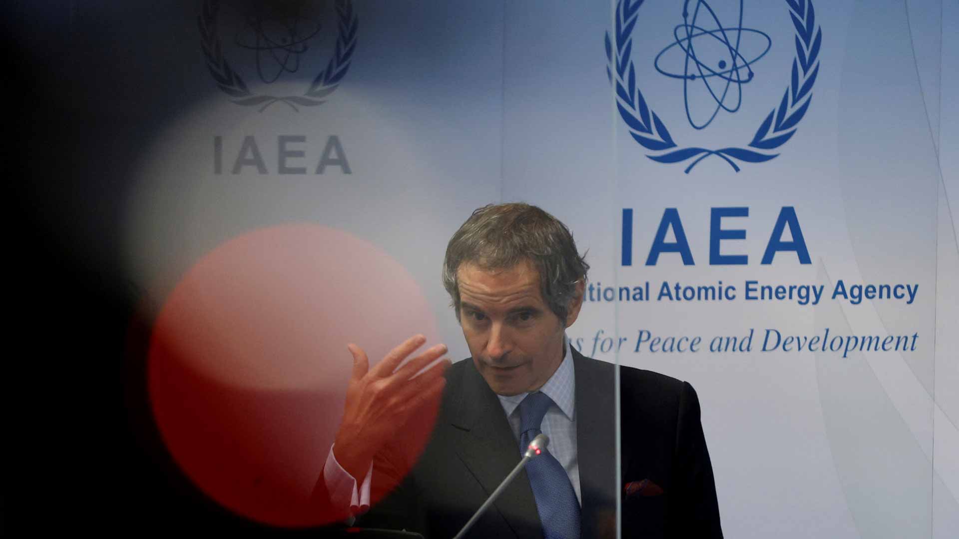 صورة بعنوان: مدير وكالة الطاقة الذرية يبحث تخفيف المواجهة بين إيران والغرب 