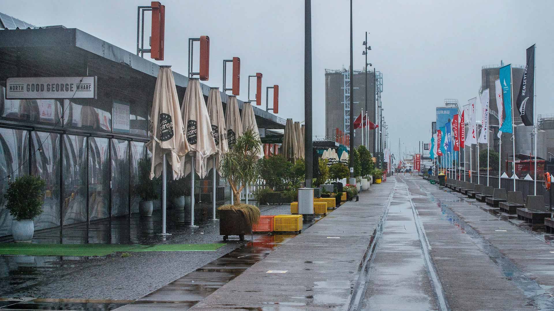 Image for the title: New Zealand cases rise ahead of Auckland lockdown decision 