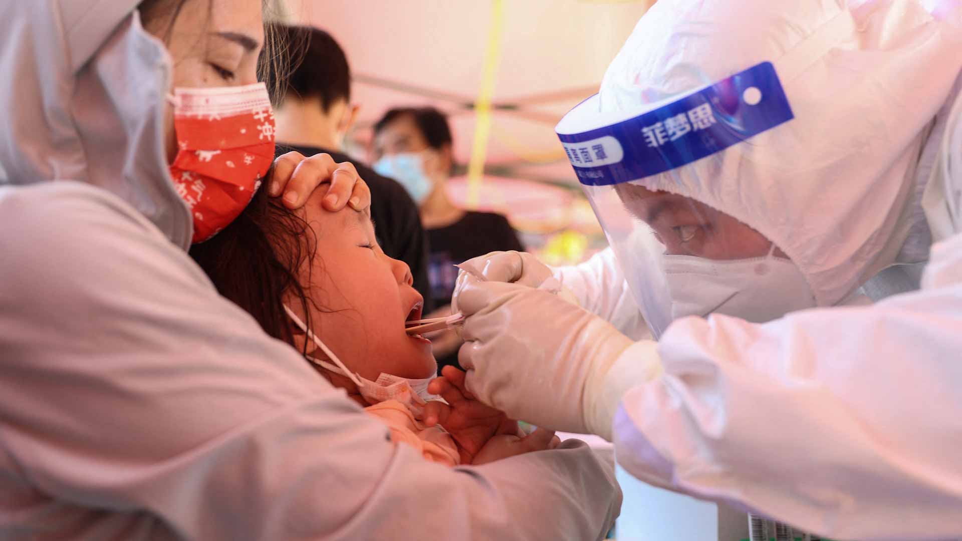 صورة بعنوان: الصين تسجل 73 إصابة مؤكدة جديدة بكورونا و16 بدون أعراض 