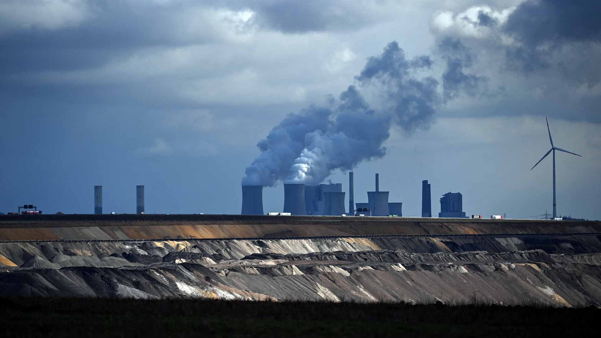 Image for the title: German economy to grow 2.1% in 2021, 4.9% in 2022 