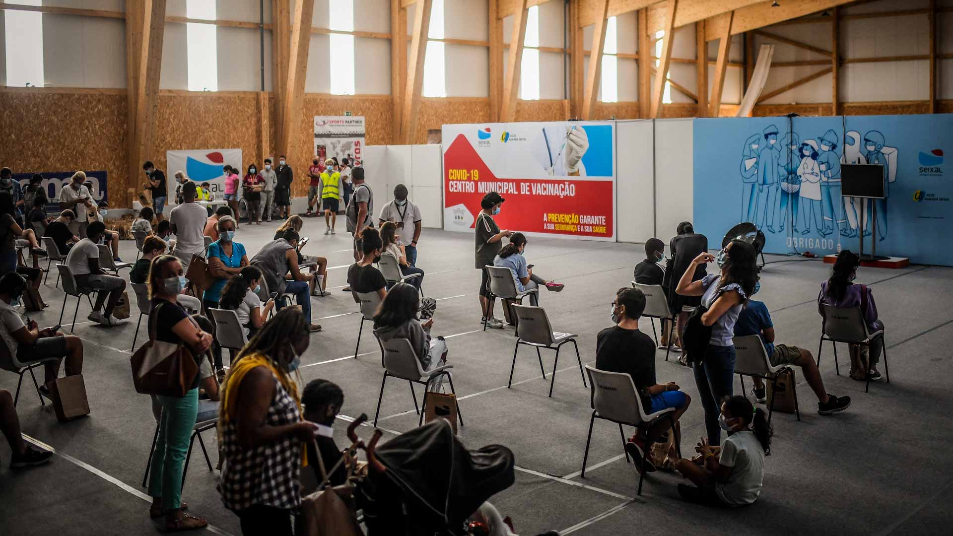 Image for the title: Worldwide coronavirus cases cross 226.38 million 