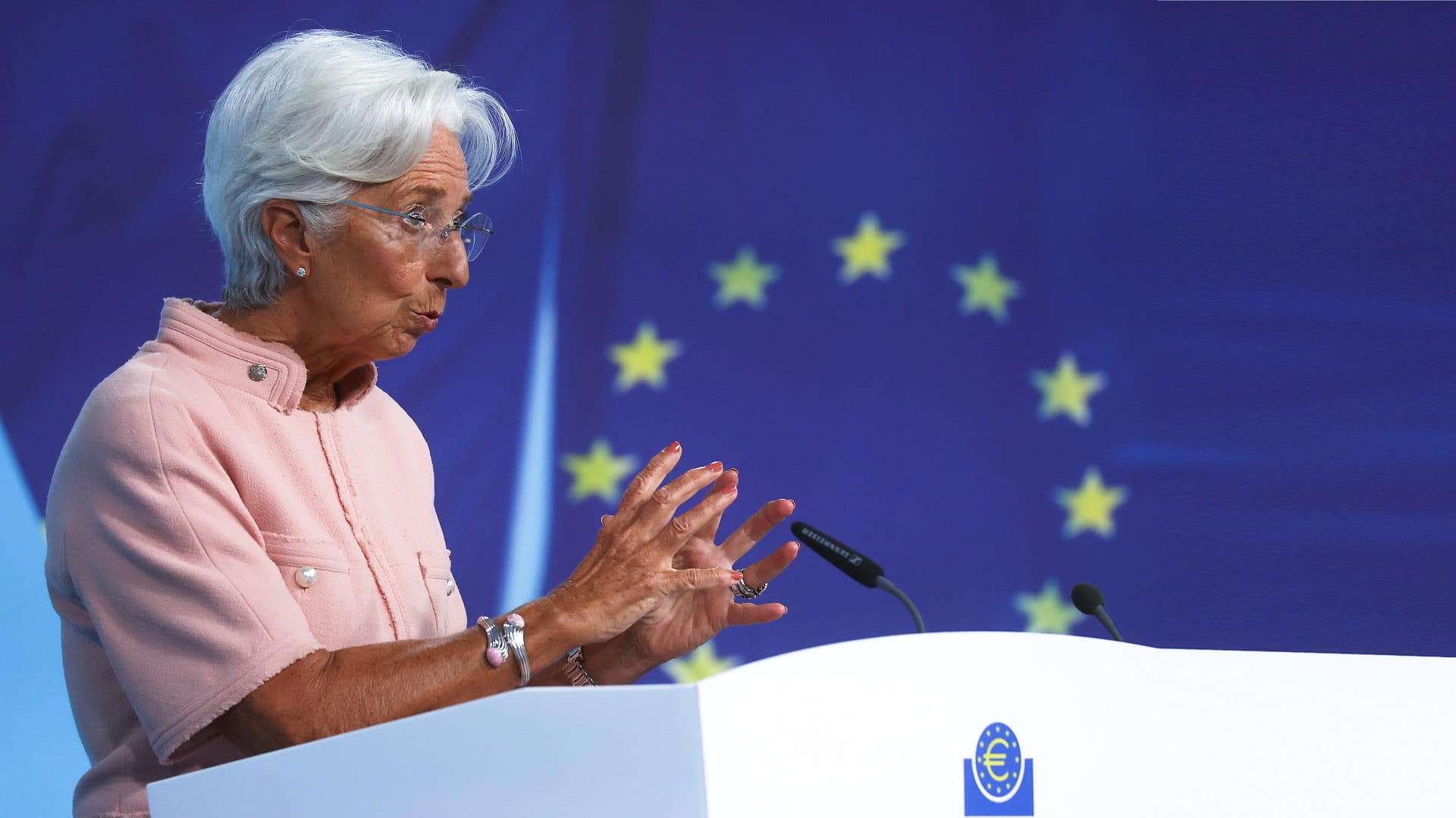 صورة بعنوان: كريستين لاجارد: اقتصاد منطقة اليورو يتعافى أسرع من المتوقع 