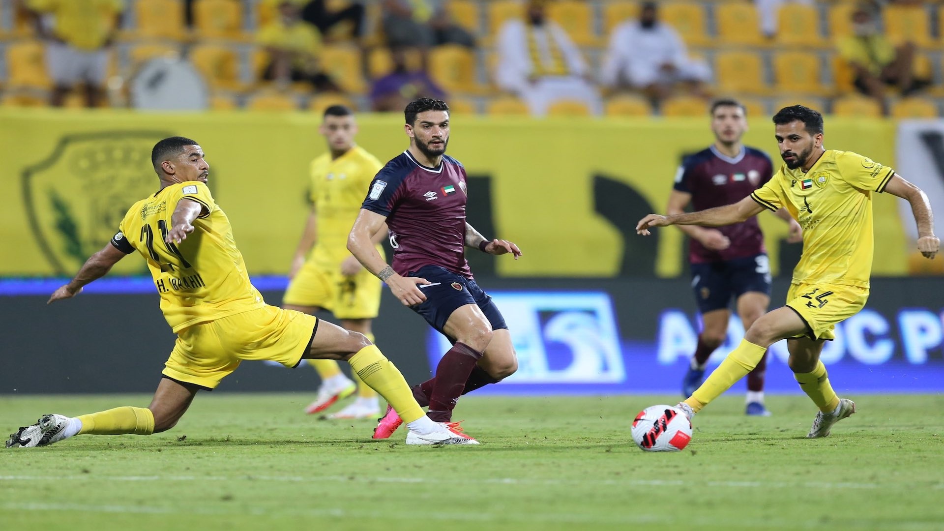 صورة بعنوان: التعادل الإيجابي يحسم لقاء الوصل والوحدة بدوري أدنوك 