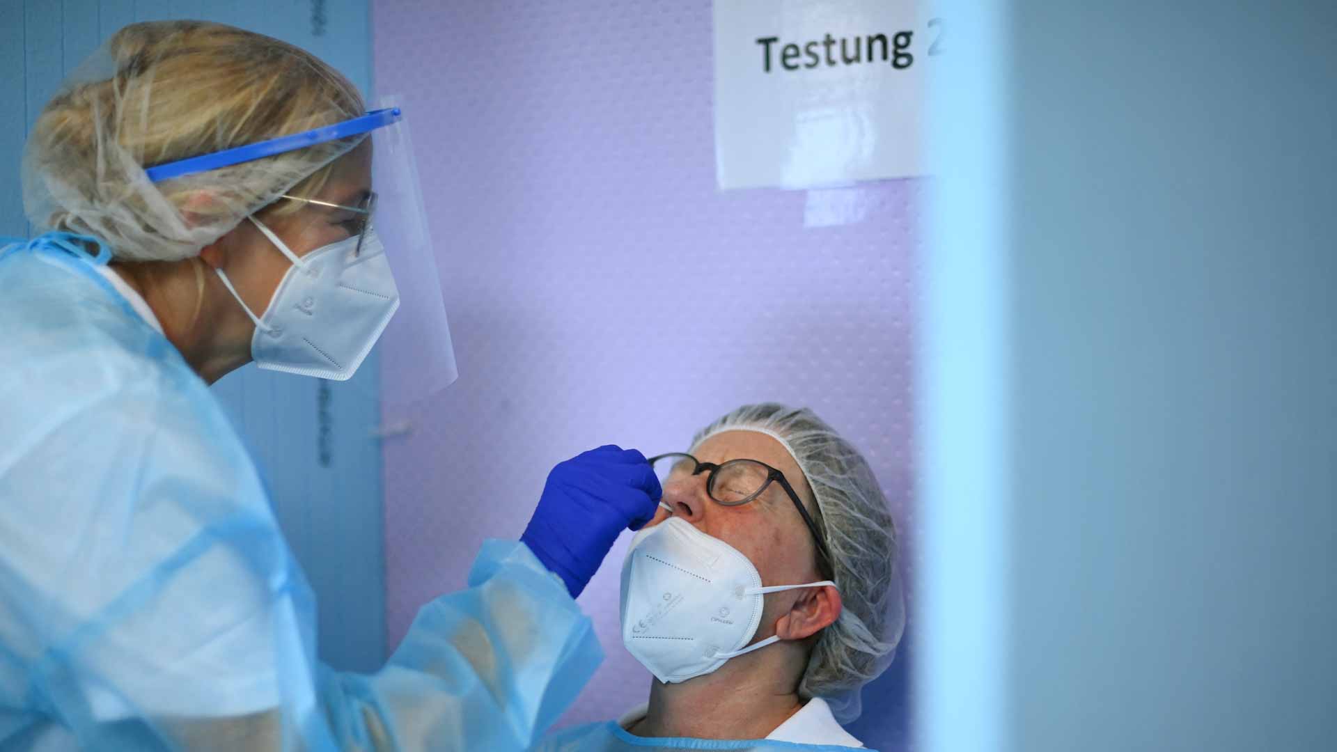 Image for the title: Worldwide coronavirus cases cross 228.11 million 