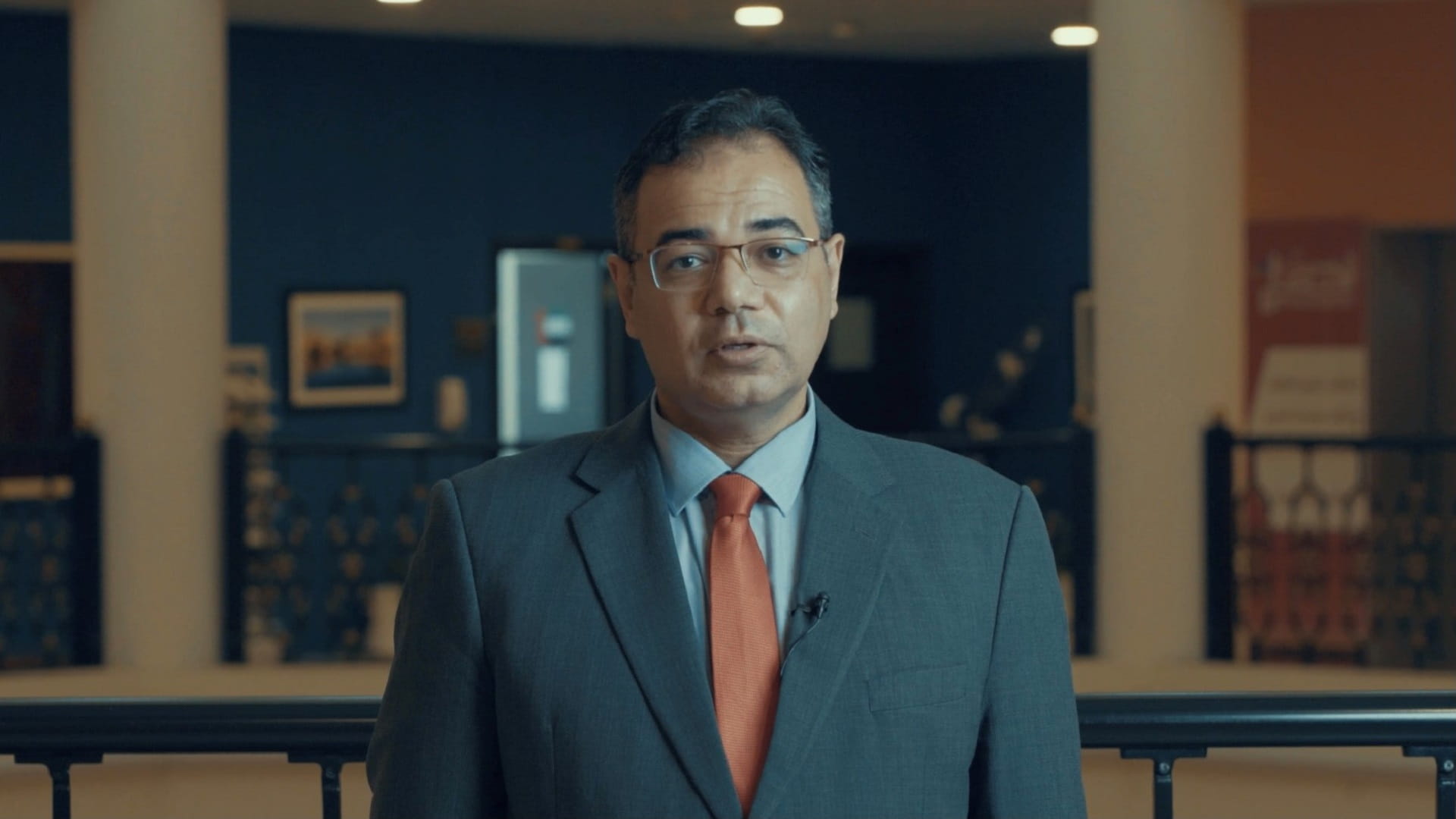 Image for the title: UoS's Dr. Farouk presents workshop on gov. communication   