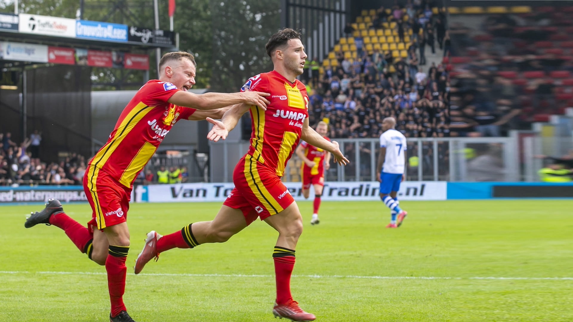 صورة بعنوان: جو أهيد إيجلز يزيد من أوجاع زفوله في الدوري الهولندي 