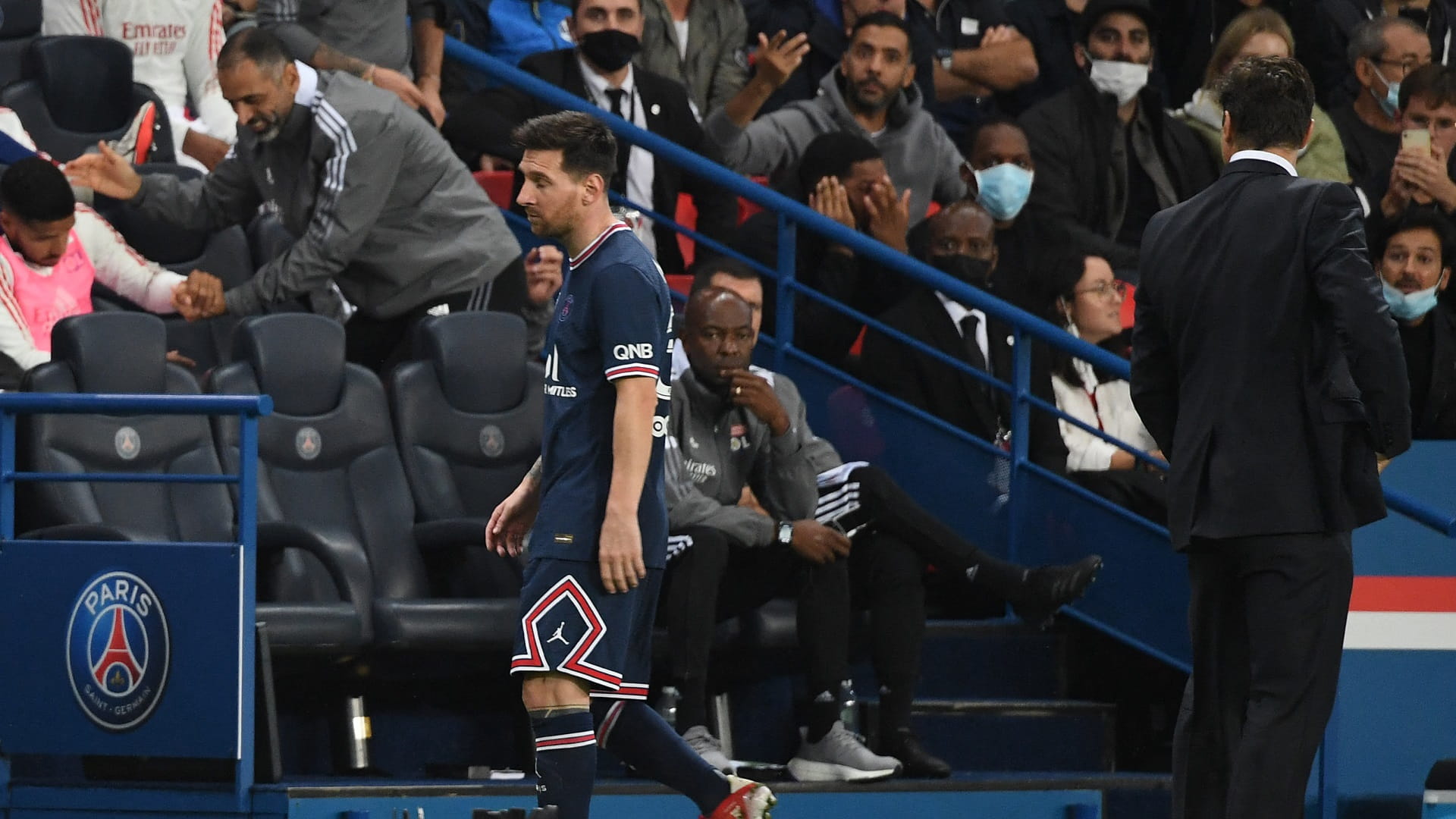 صورة بعنوان: بوتشيتينو مدرب سان جيرمان يؤكد عدم وجود خلاف مع النجم ميسي 