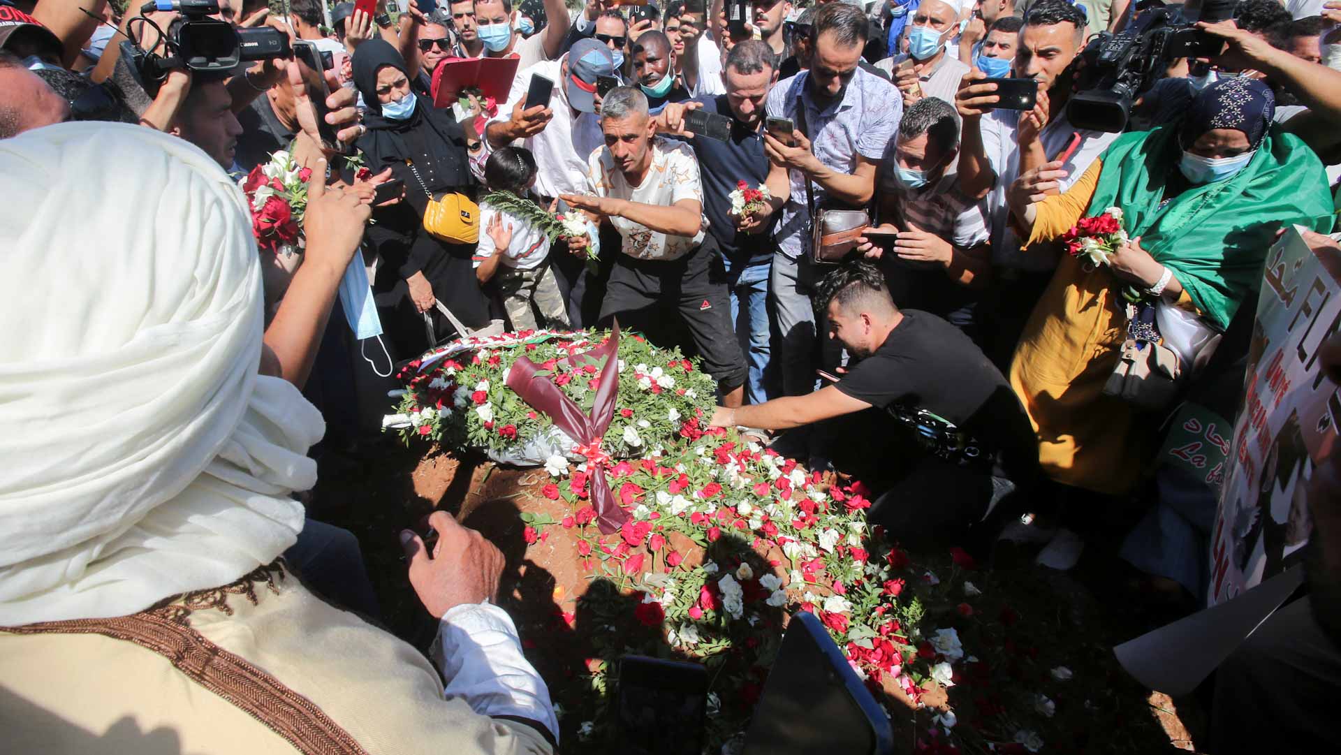 صورة بعنوان: بحضور الرئيس تبون..الجزائر تقيم جنازة رسمية للقائد الراحل بوتفليقة 