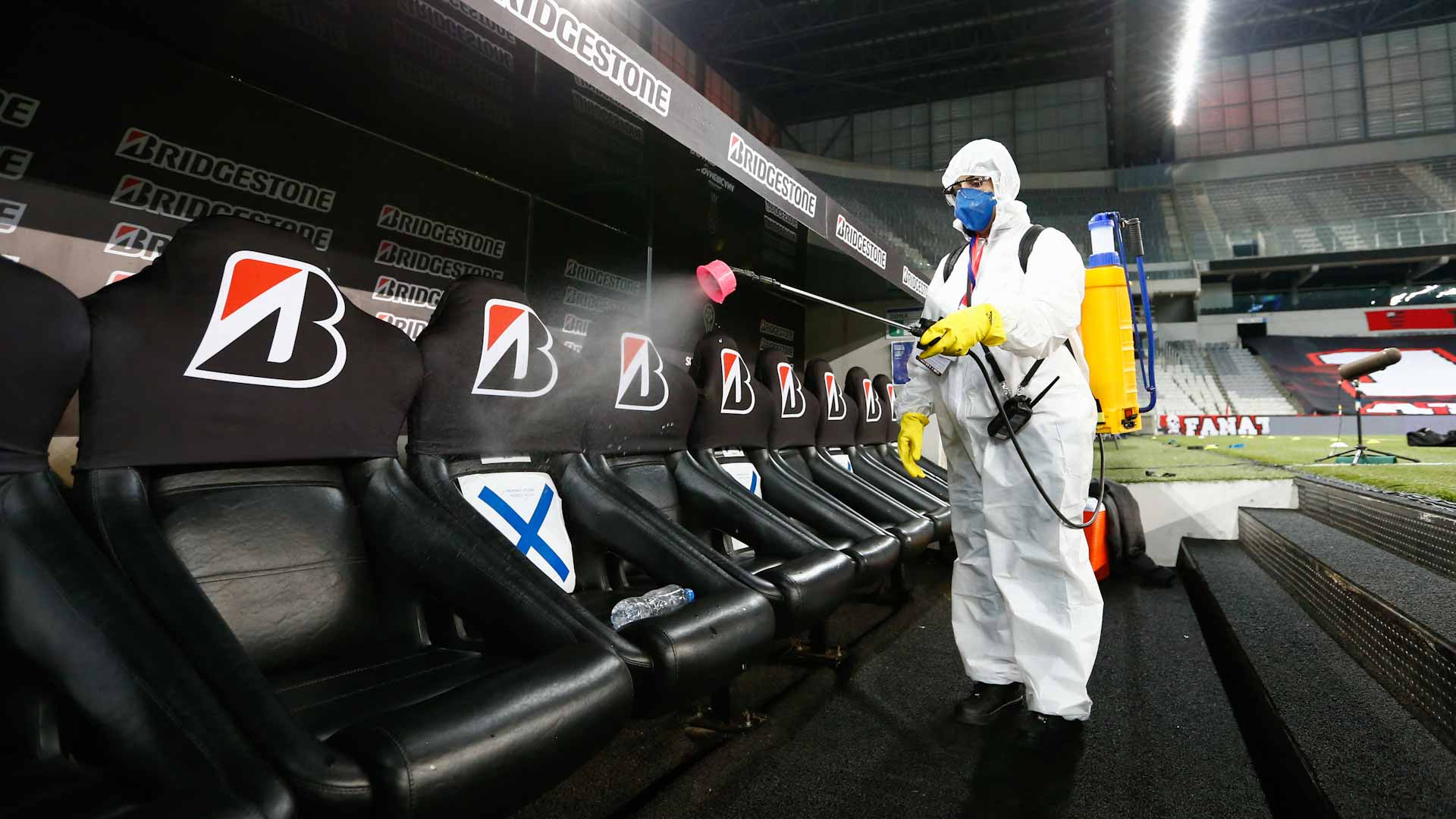 Image for the title: Brazil registers 7,884 new COVID-19 cases, 203 deaths 