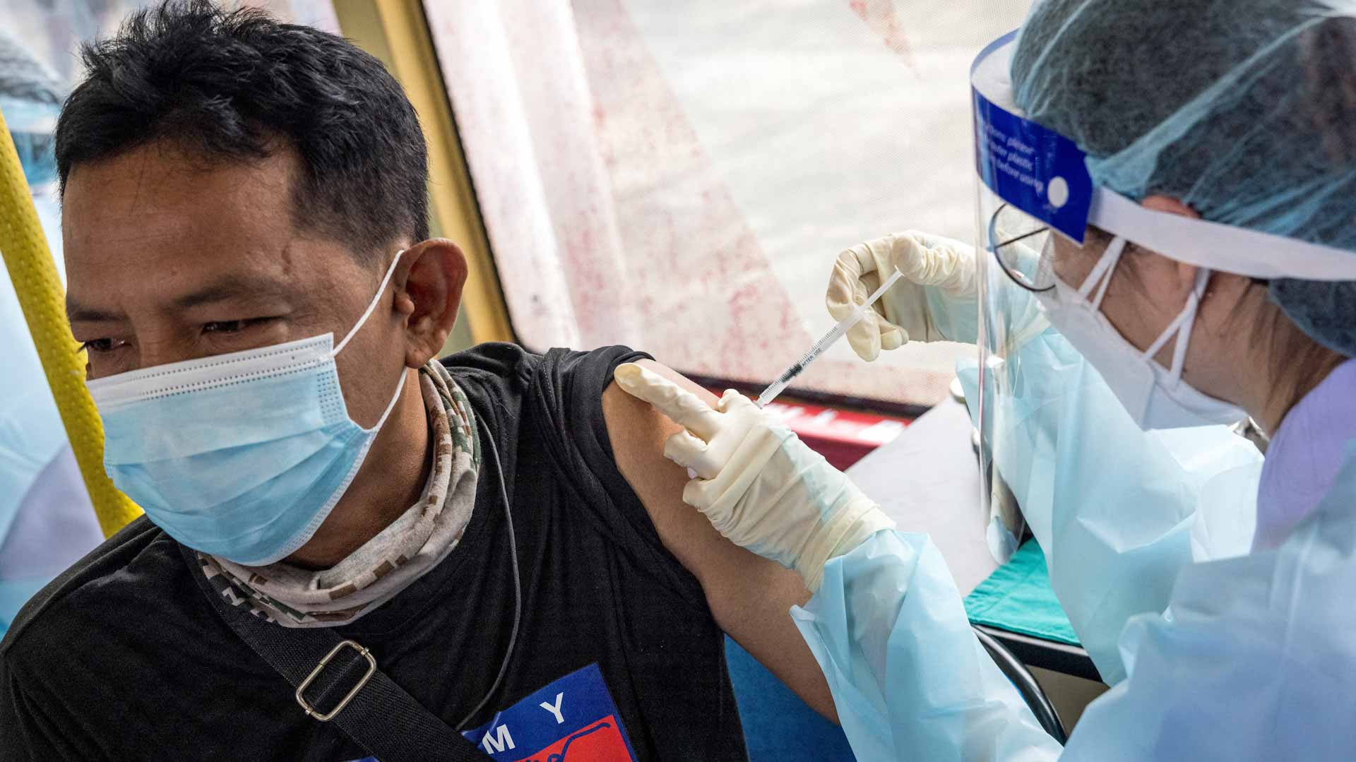 Image for the title: Thailand to accelerate vaccinations, stimulus measures  
