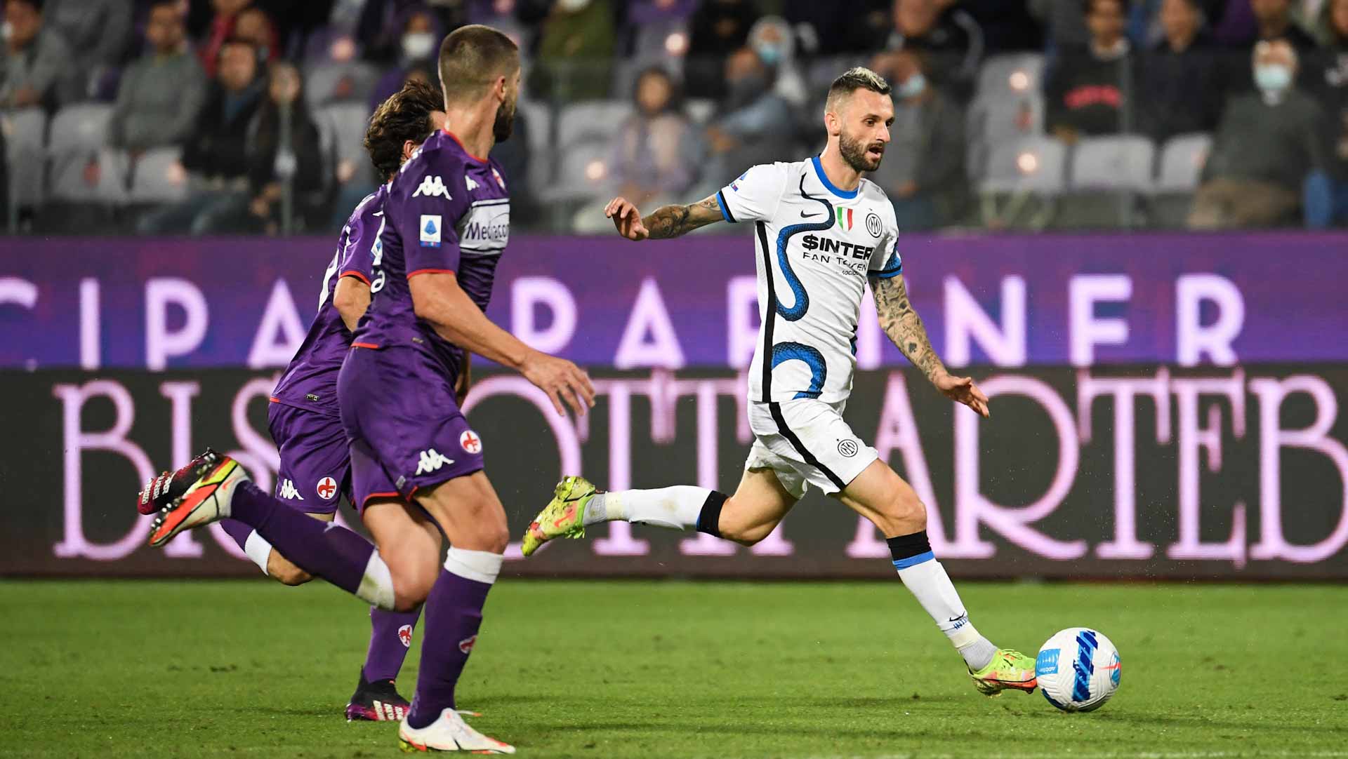 صورة بعنوان: إنتر ميلان يتصدر الدوري الإيطالي لكرة القدم  