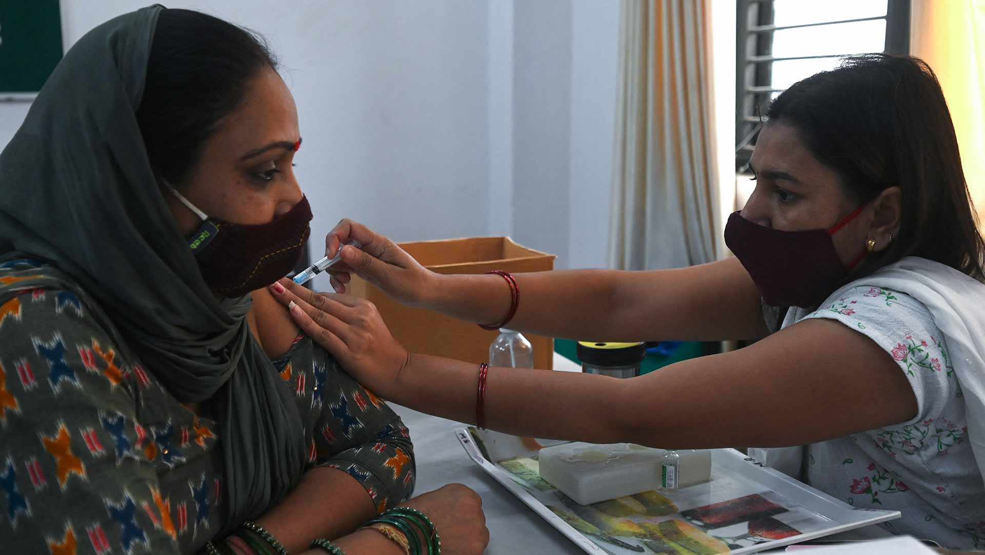 Image for the title: India reports 31,923 new coronavirus cases 