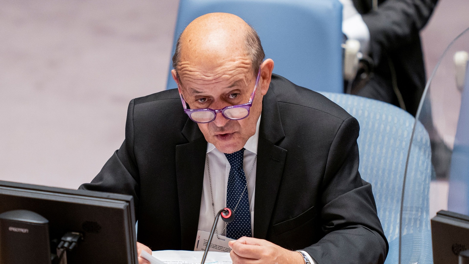 صورة بعنوان: وزير الخارجية الفرنسي يجري محادثات مع الرئيس العراقي 