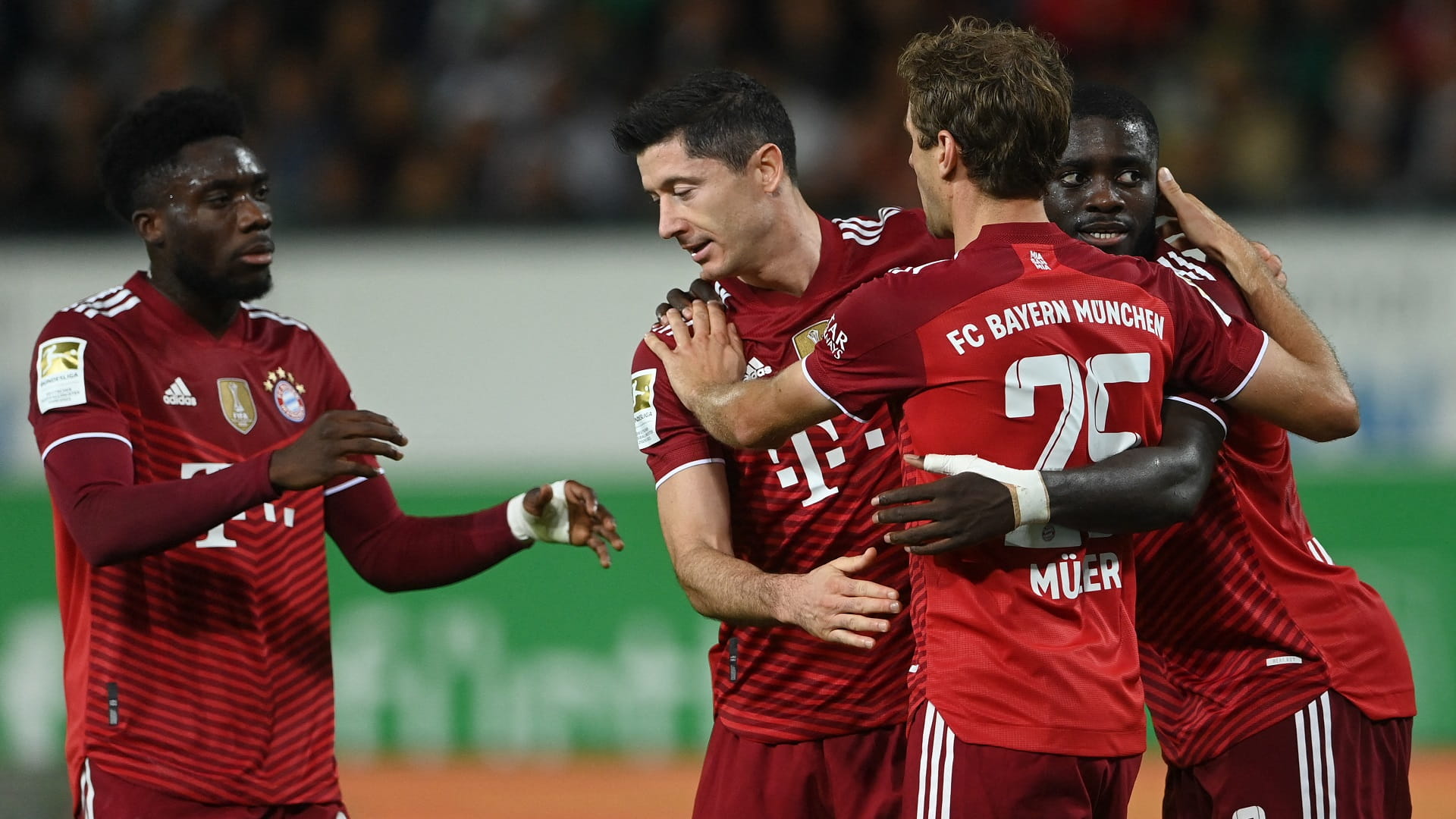 صورة بعنوان: بايرن ميونخ يتمسك بصدارة الدوري الألماني 