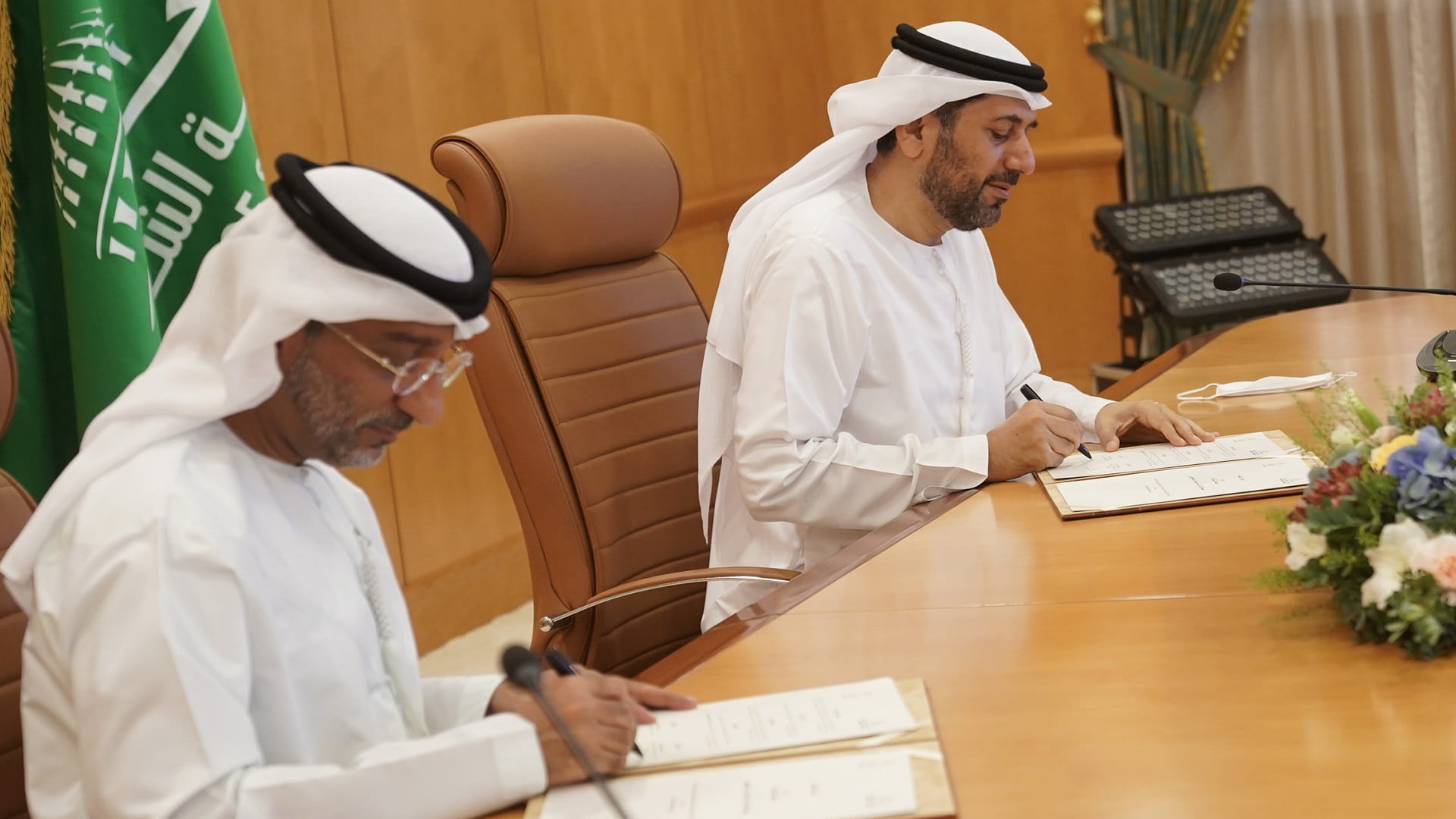 صورة بعنوان: جامعة الشارقة و"الإمارات للمرشدين السياحيين" توقعان مذكرة تفاهم 