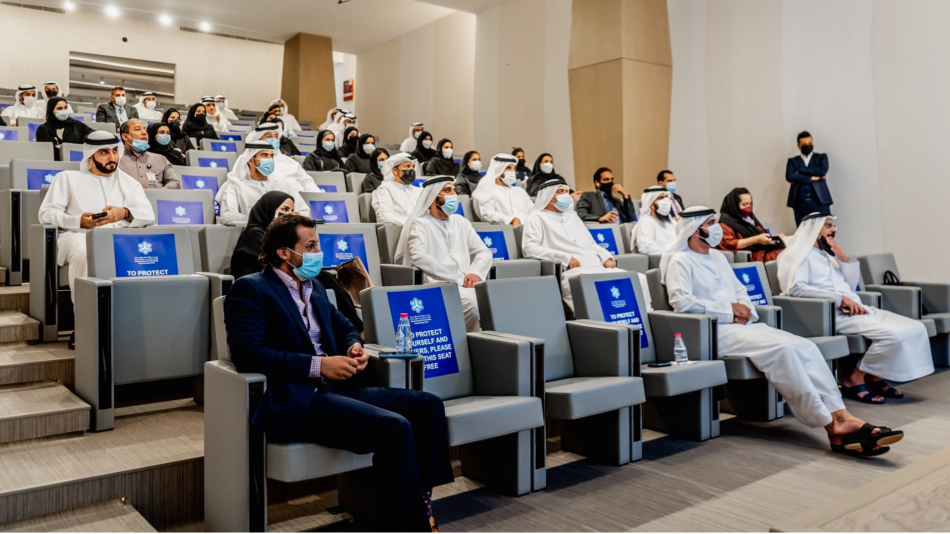 صورة بعنوان: مجمع الشارقة للابتكار ينظم ورشة حول استراتيجيات الذكاء الاصطناعي 