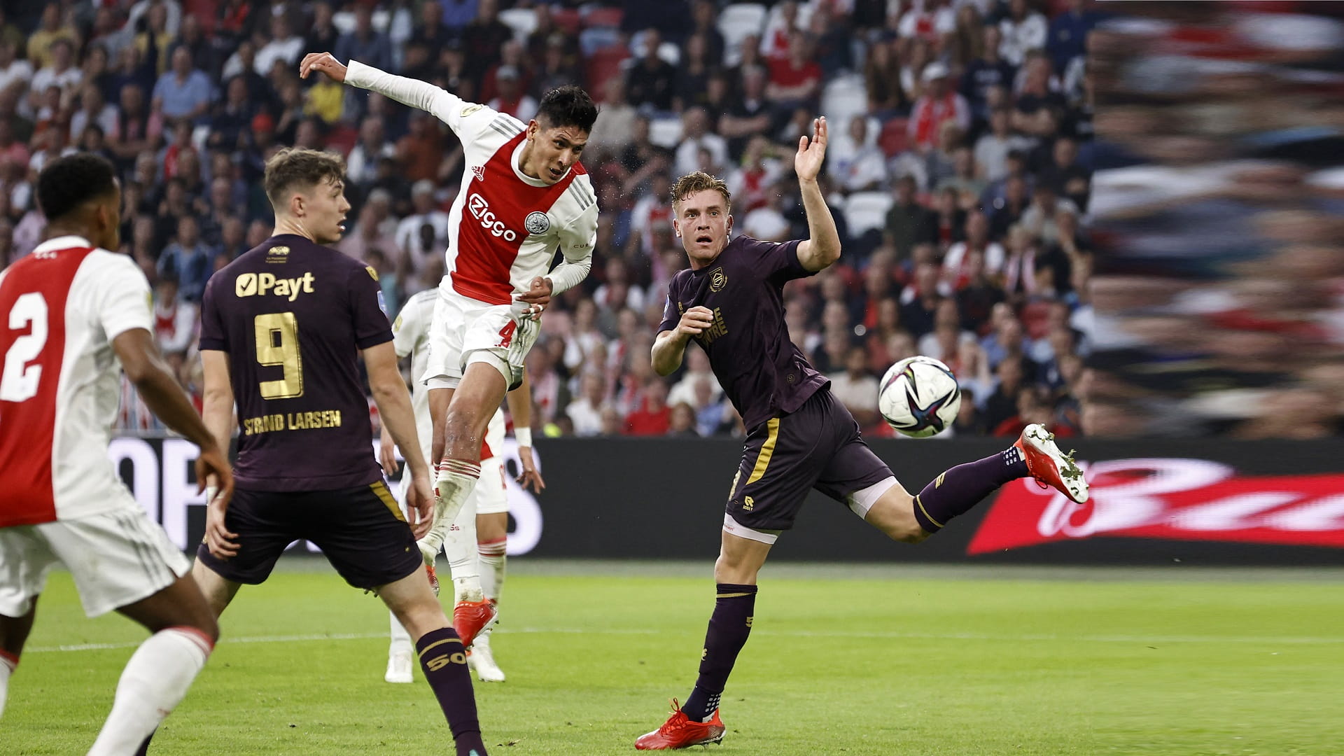 صورة بعنوان: أياكس يحلق بصدارة الدوري الهولندي بعد فوزه على جرونينجين 