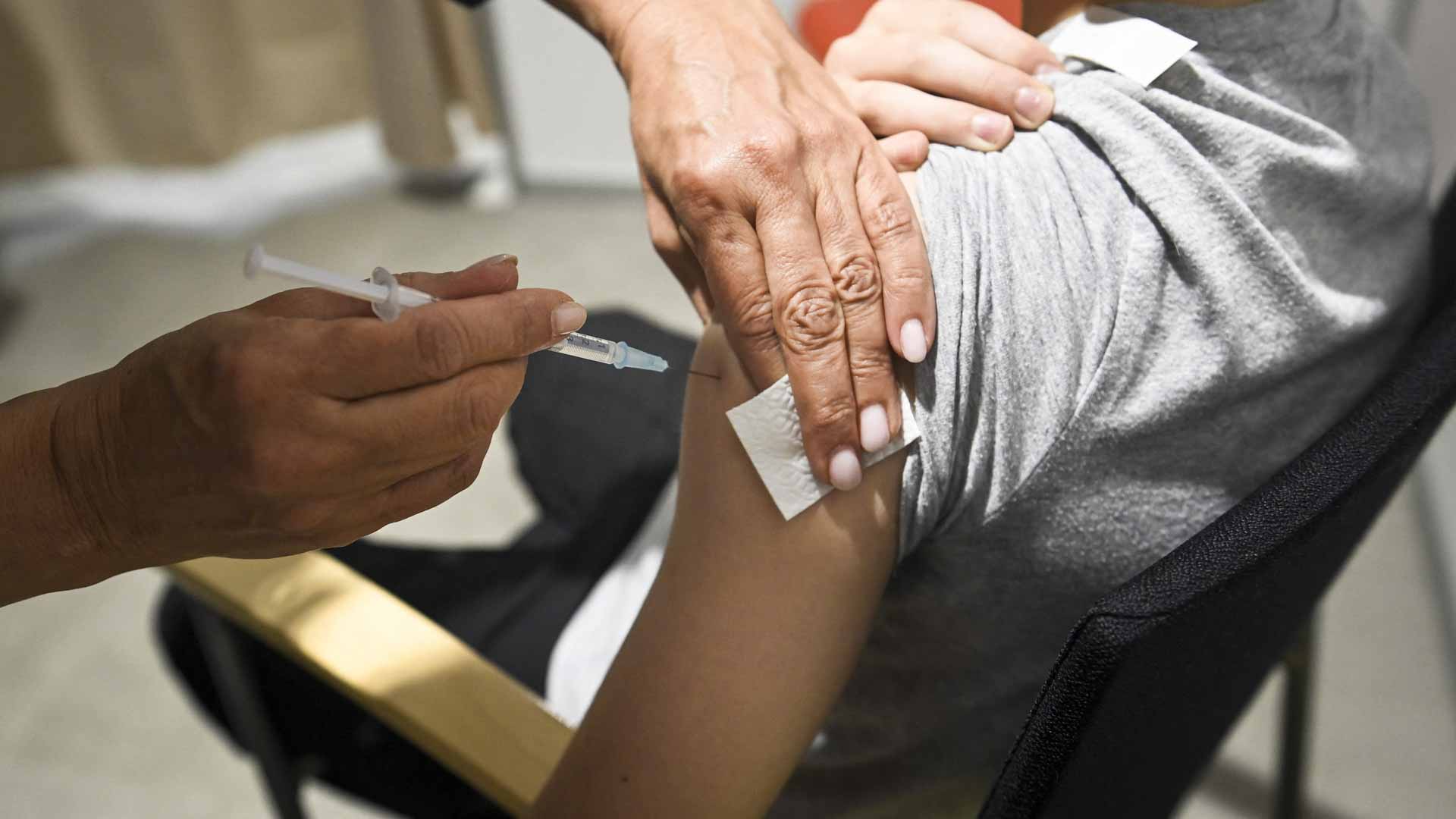 Image for the title: Worldwide coronavirus cases cross 231.57 million 