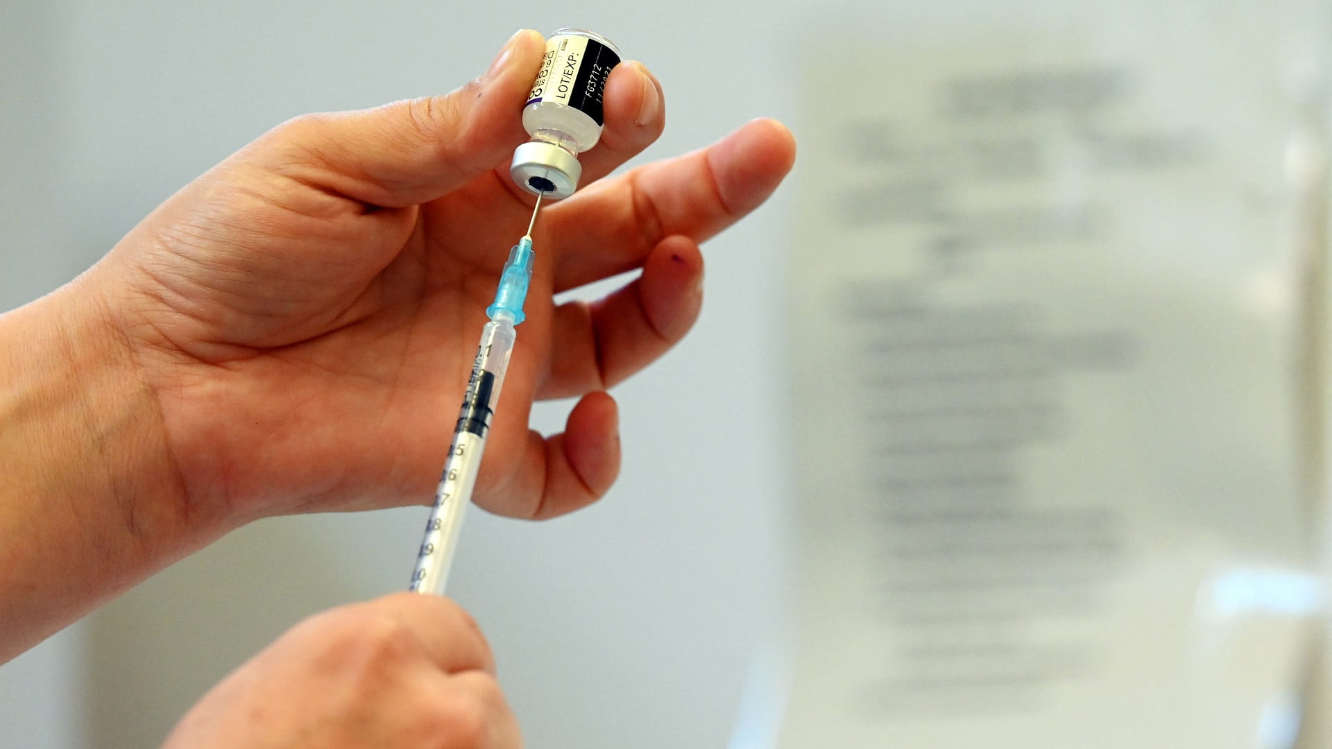 Image for the title: Britain records 34,526 new COVID cases, 167 deaths 