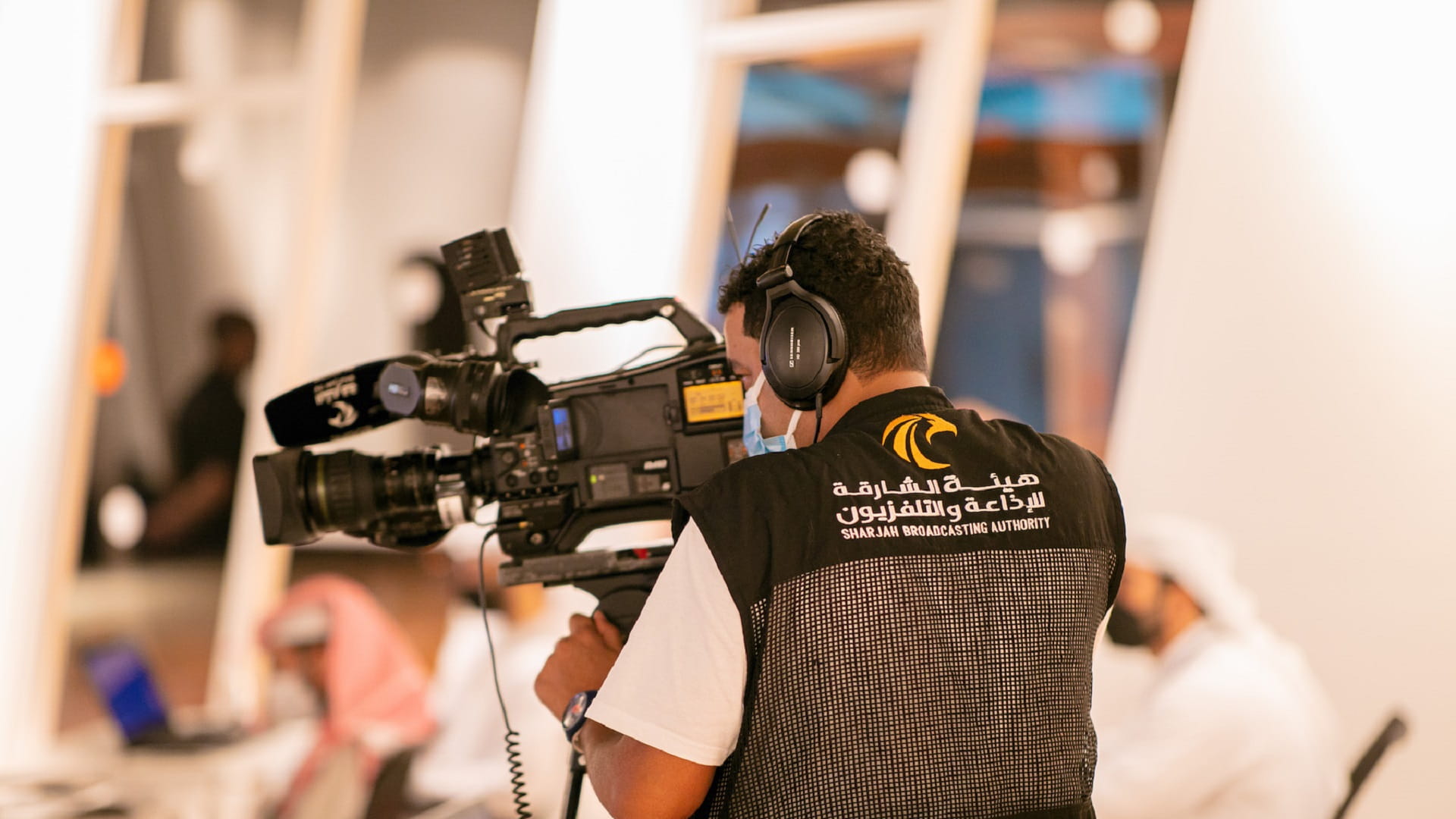 صورة بعنوان: "الشارقة للإذاعة والتلفزيون" تحاور 46 خبيراً في "الدولي للاتصال" 