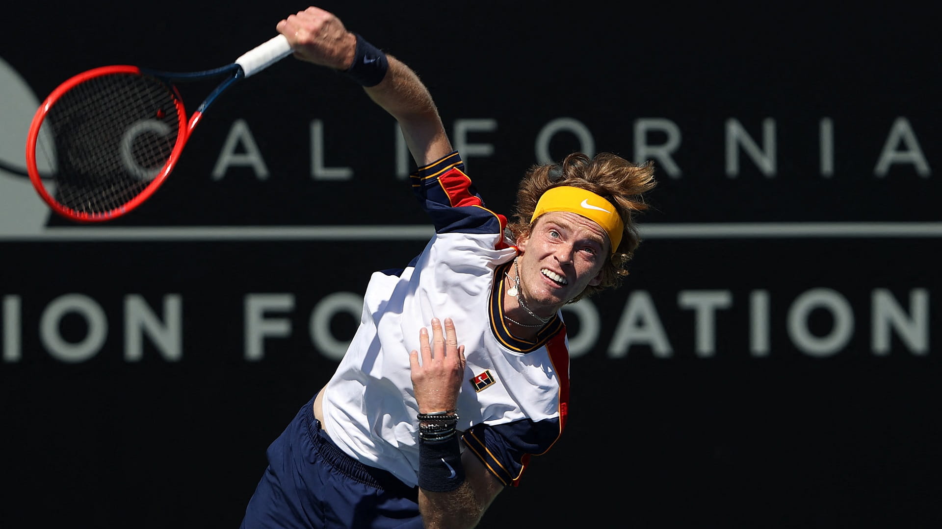 صورة بعنوان: روبليف يتأهل لنصف نهائي بطولة سان دييجو للتنس 