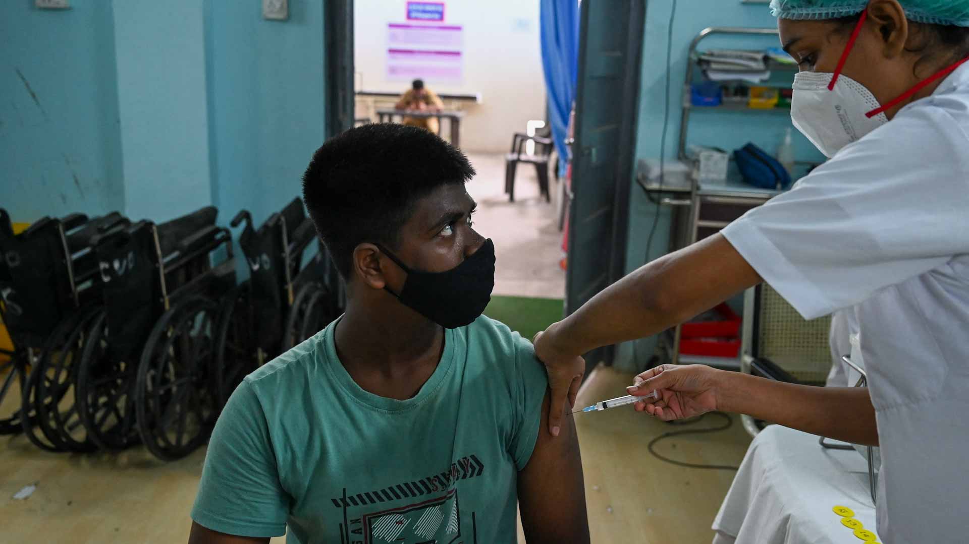 Image for the title: Worldwide coronavirus cases cross 233.22 million 