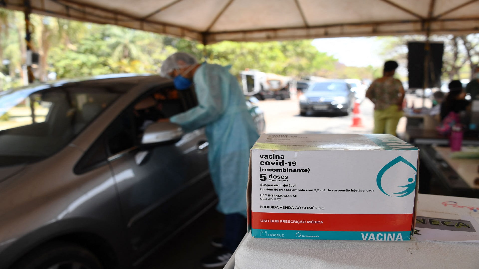 Image for the title: Brazil reports 27,527 new coronavirus cases, 627 deaths 