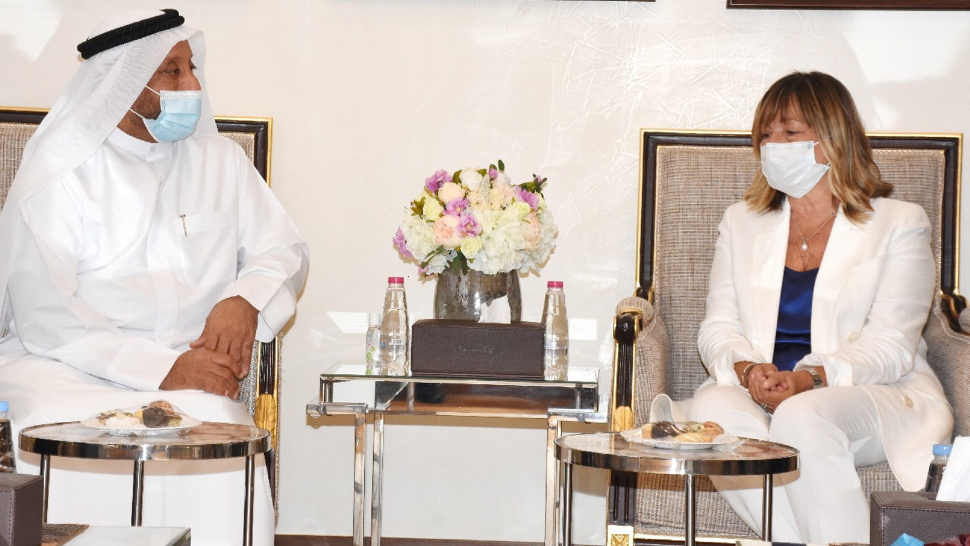 صورة بعنوان: غرفة الشارقة وإقليم أومبريا الإيطالي يبحثان تعزيز العلاقات 