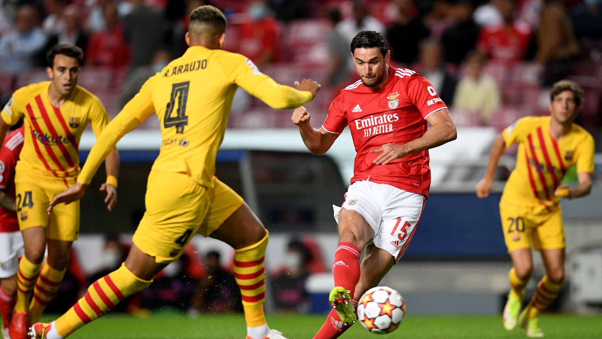 صورة بعنوان: بنفيكا البرتغالي يزيد من أوجاع برشلونة في دوري أبطال أوروبا 