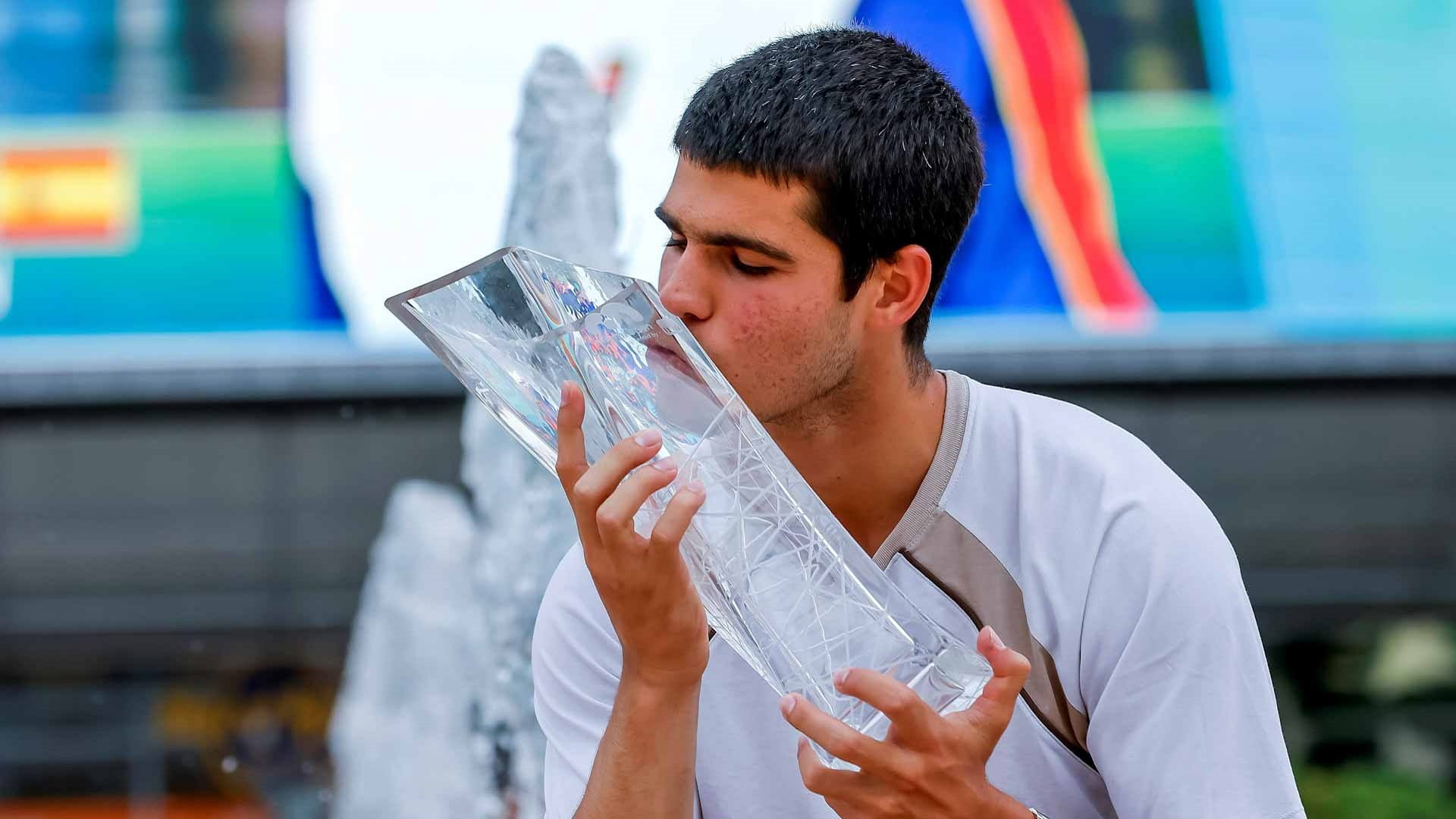 صورة بعنوان: الإسباني كارلوس ألكاراز يتوج بلقب بطولة ميامي للتنس  