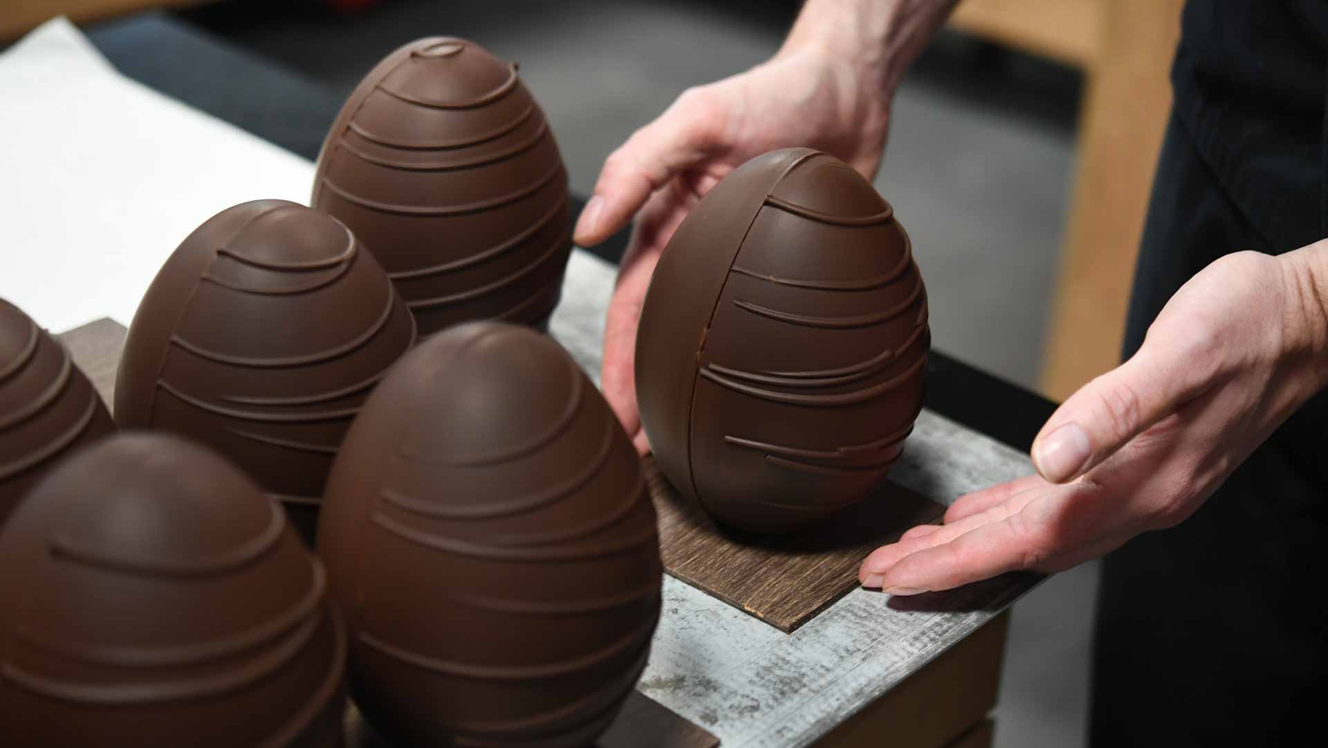 Image for the title: Kinder recalls chocolate eggs after salmonella cases 